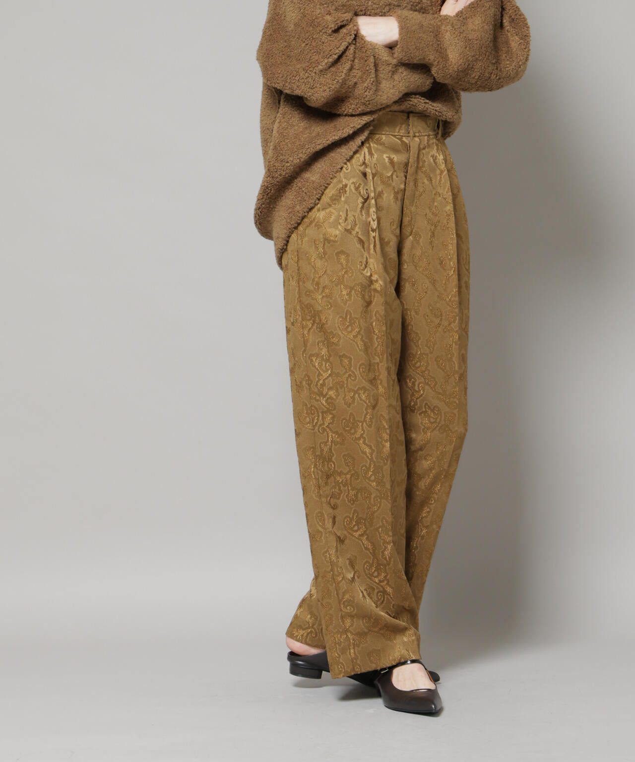 ジャガードタックパンツ