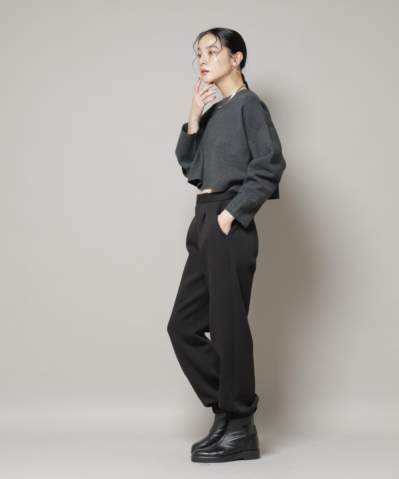 NANO UNIVERSE 発熱パンツ　ブラックパンツ 断熱　あったか　スマホ 吸湿発熱 マシンウォッシャブル 2WAY パンツ