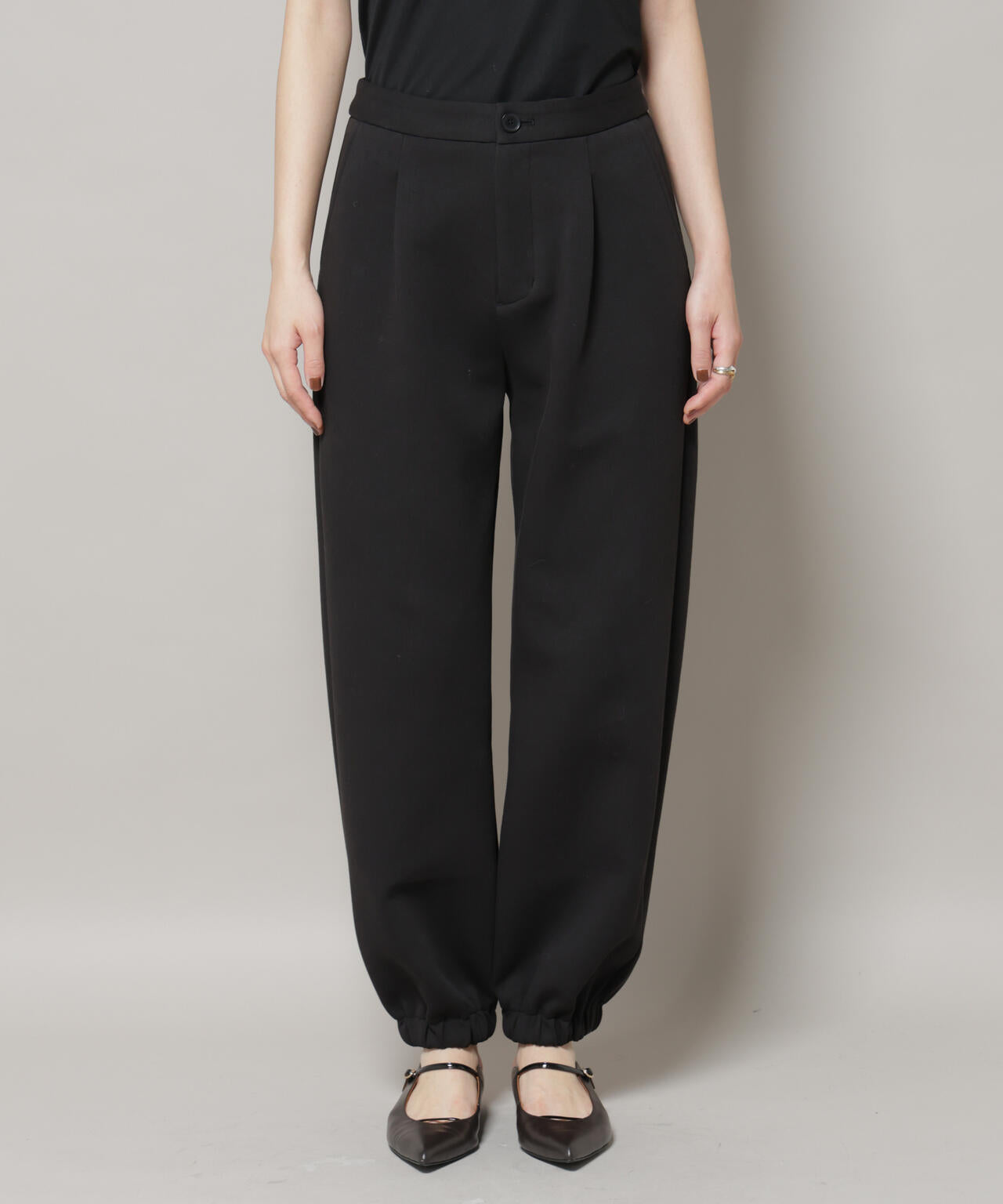 NANO UNIVERSE 発熱パンツ　ブラックパンツ 断熱　あったか　スマホ 吸湿発熱 マシンウォッシャブル 2WAY パンツ