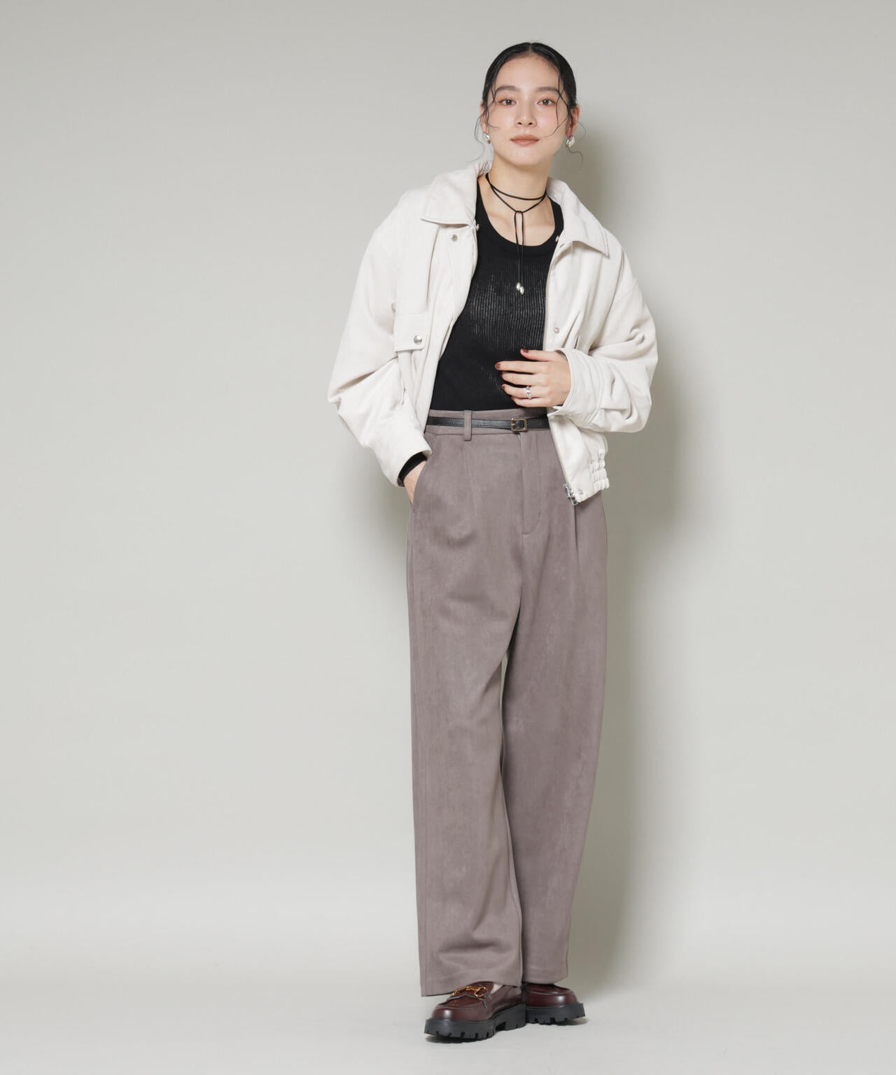 フェイクスエードタックパンツ