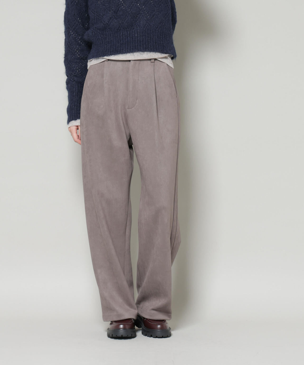 フェイクスエードタックパンツ