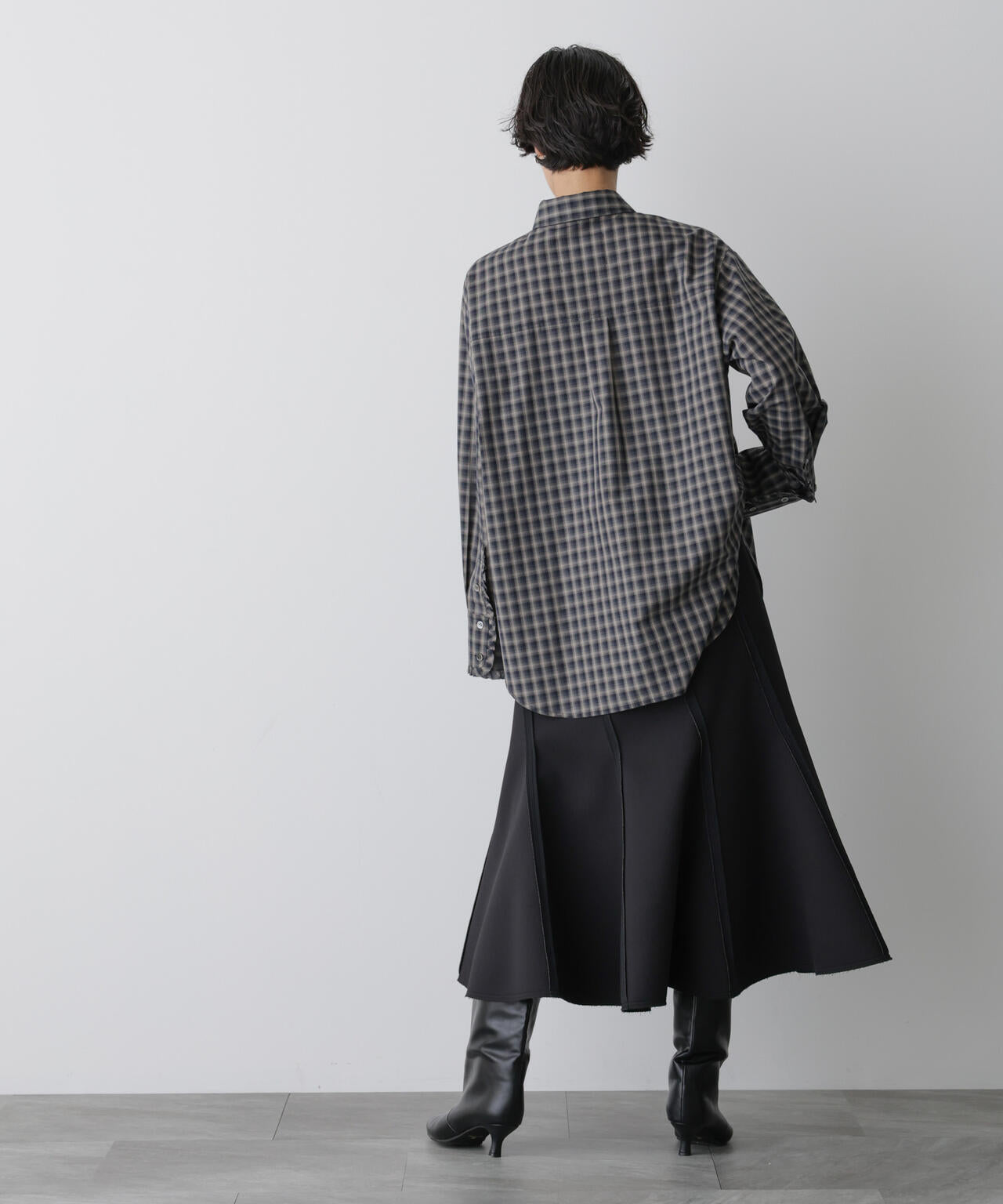 「STEVELOUR」ダンボールシェルスカート