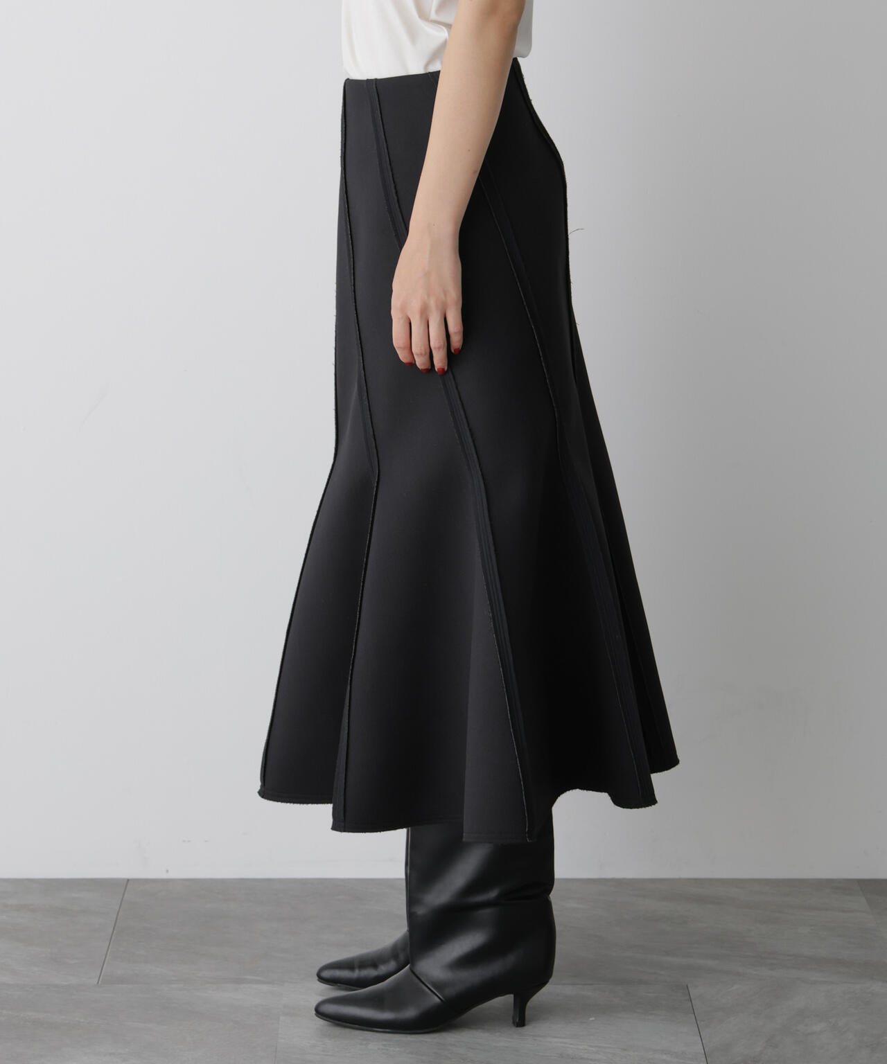 「STEVELOUR」ダンボールシェルスカート