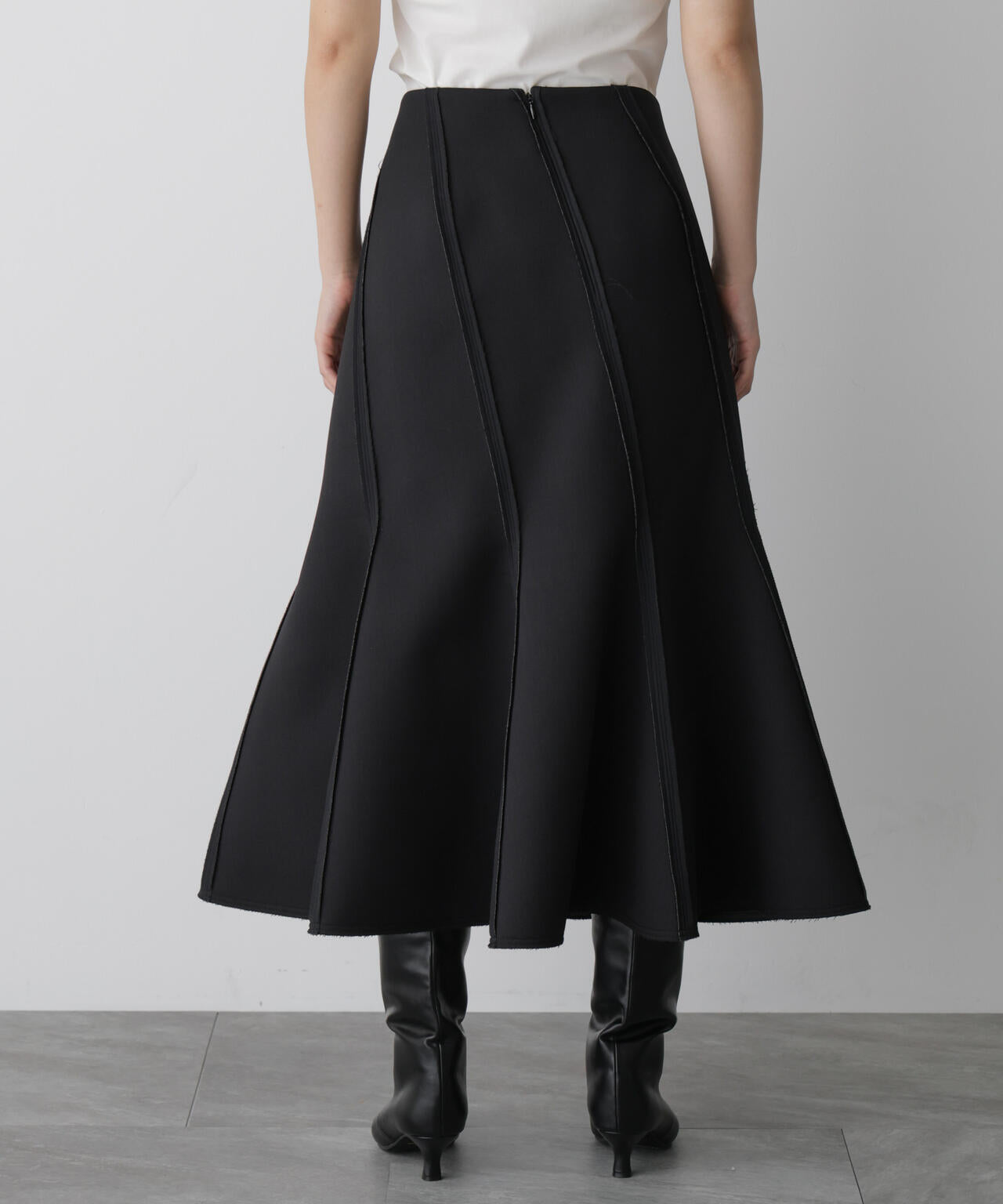 「STEVELOUR」ダンボールシェルスカート