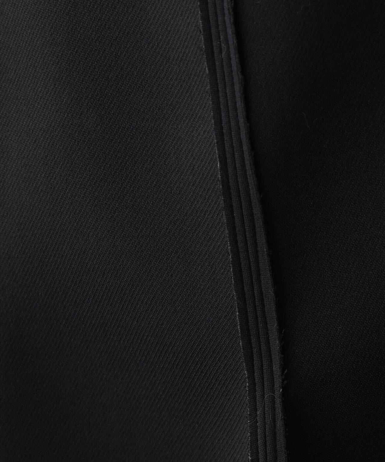 「STEVELOUR」ダンボールシェルスカート