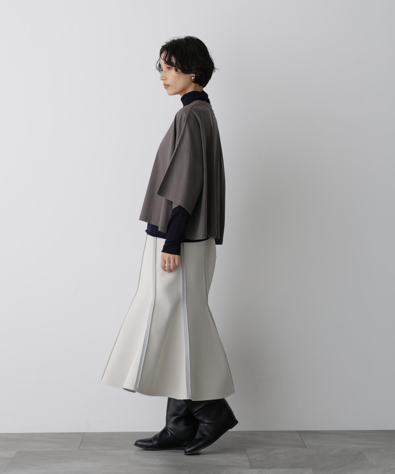 「STEVELOUR」ダンボールシェルスカート