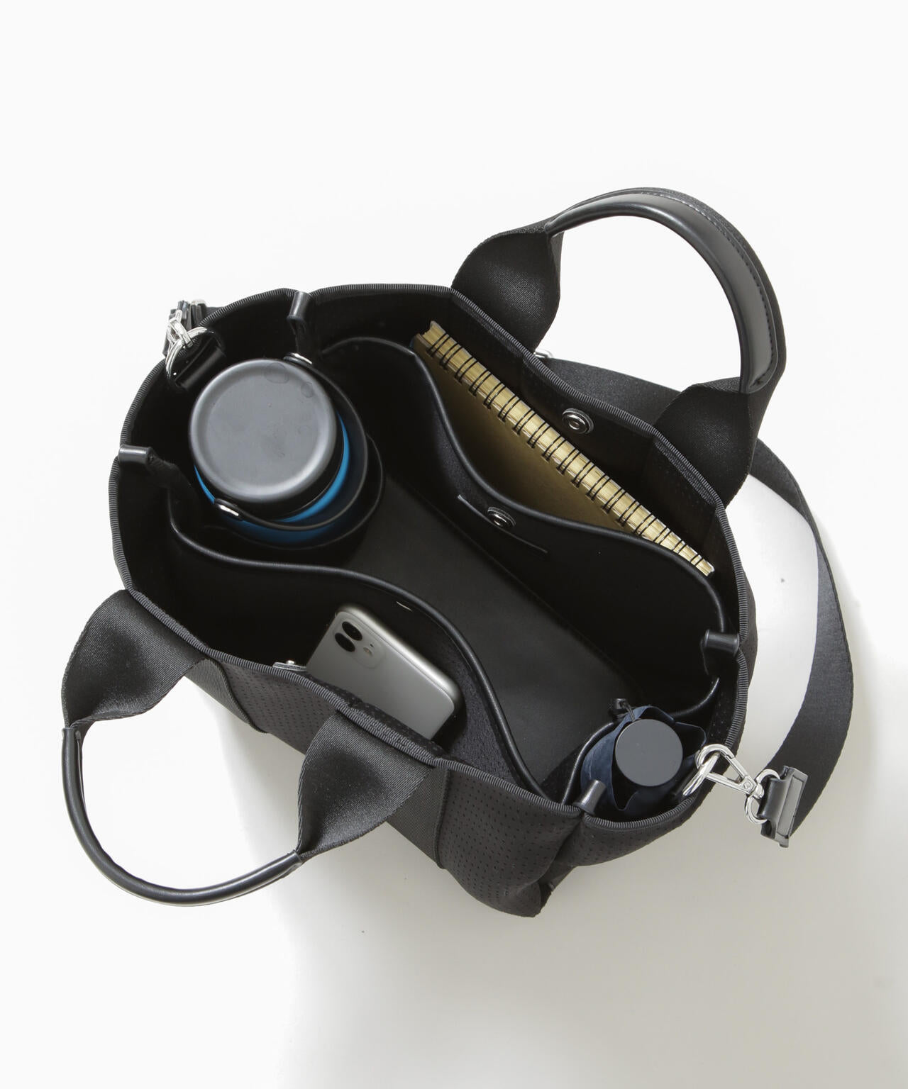 パンチングショルダートートバッグ