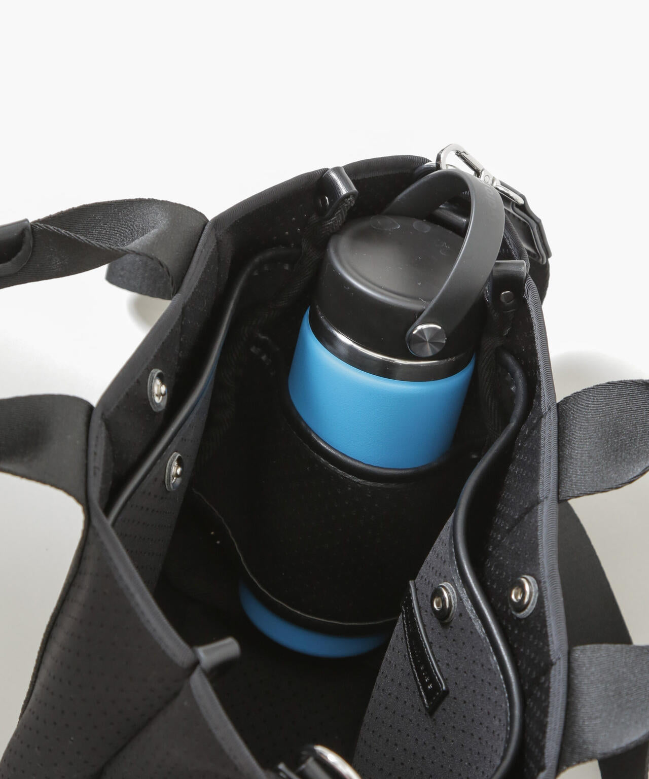 パンチングショルダートートバッグ