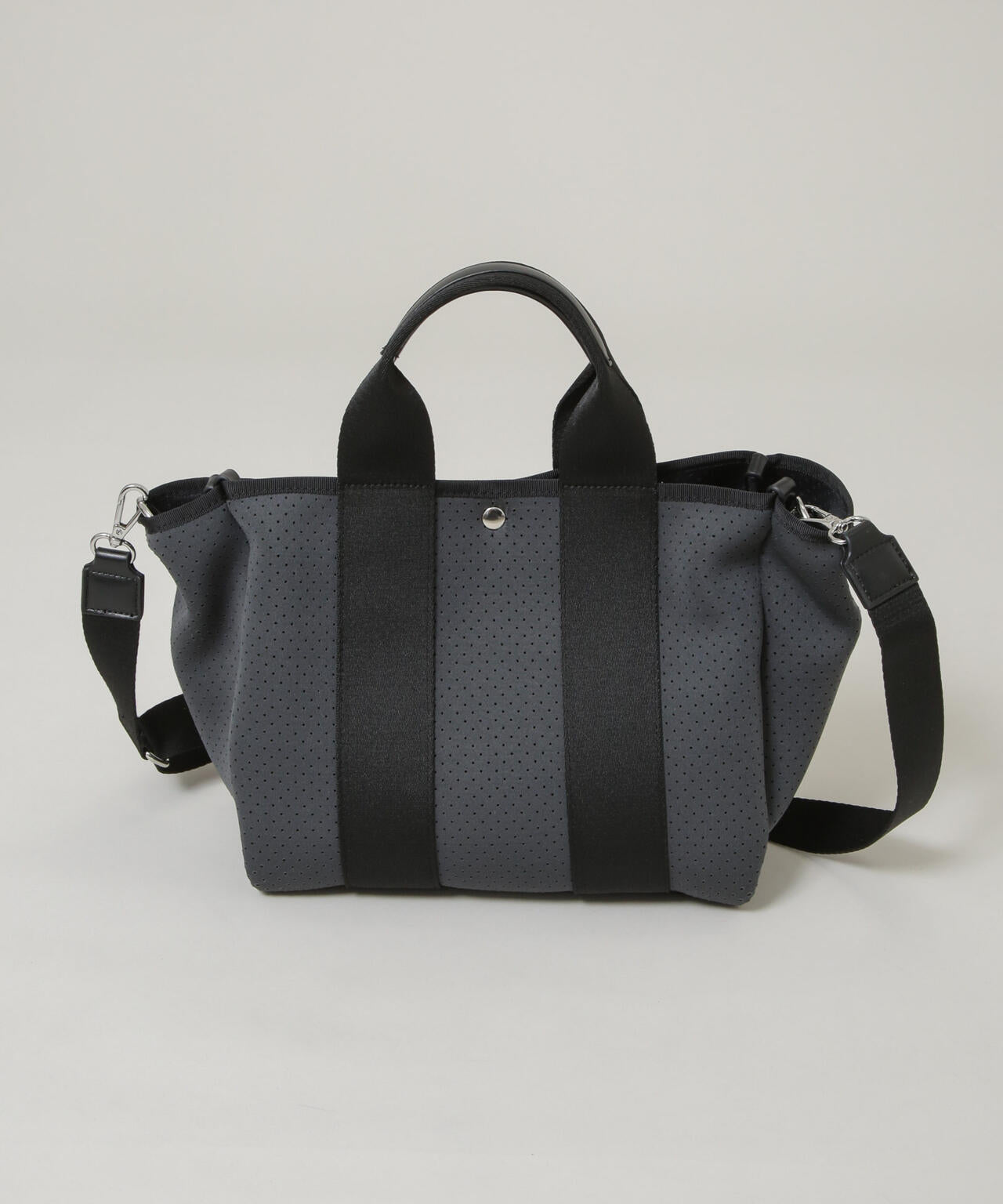 パンチングショルダートートバッグ