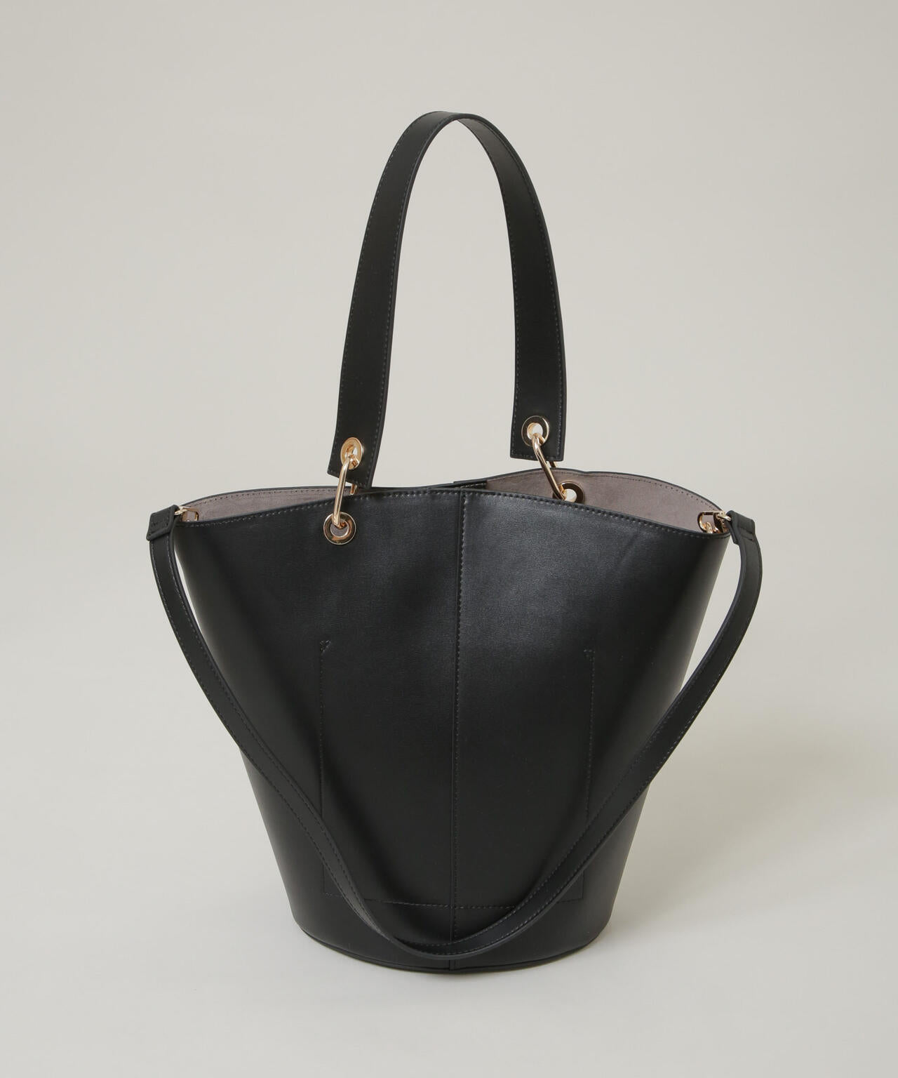 アシンメトリーハンドルバケツトート