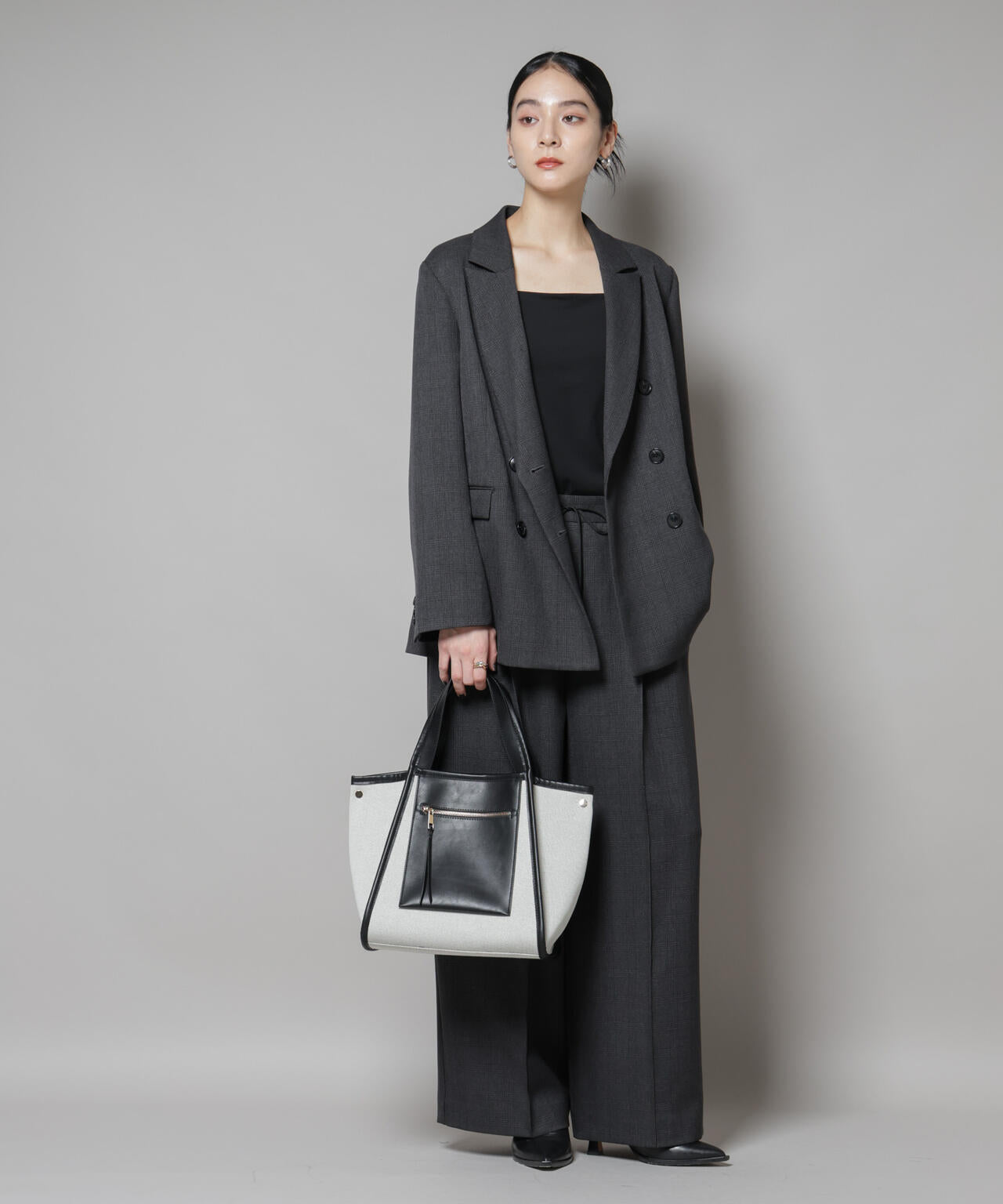 キャンバス×フェイクレザーポケットバッグ