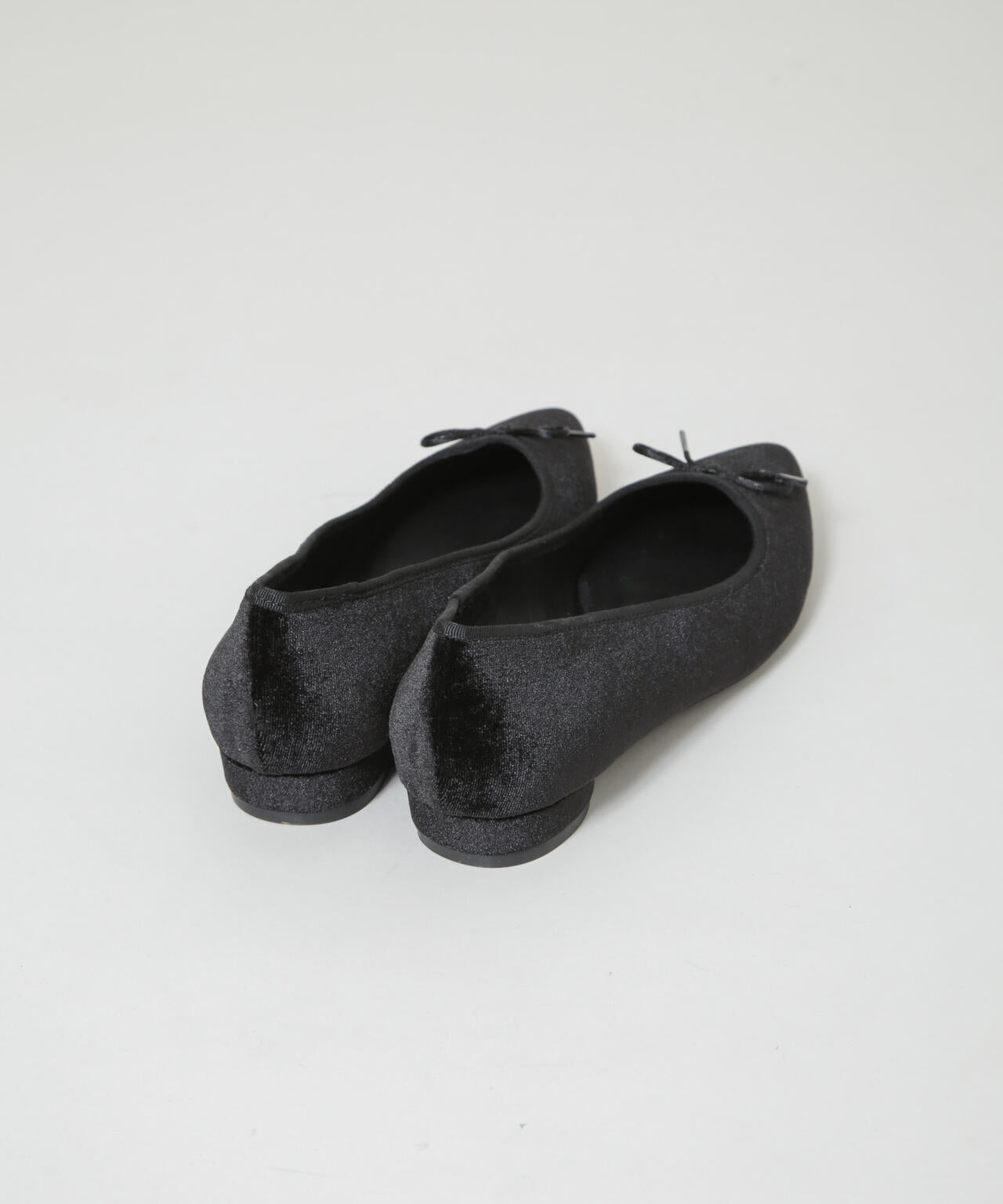 ポインテッドバレエシューズ