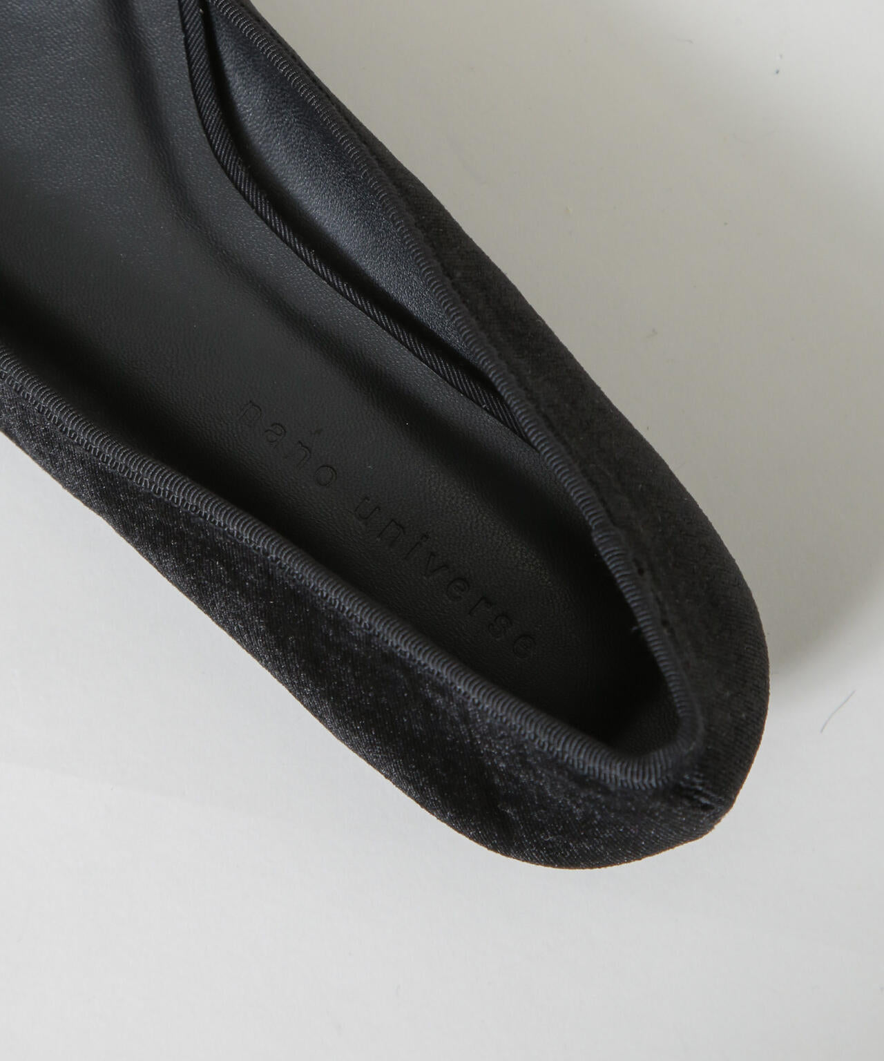 ポインテッドバレエシューズ