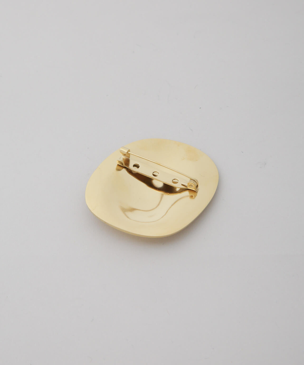 フォルムプレートブローチ