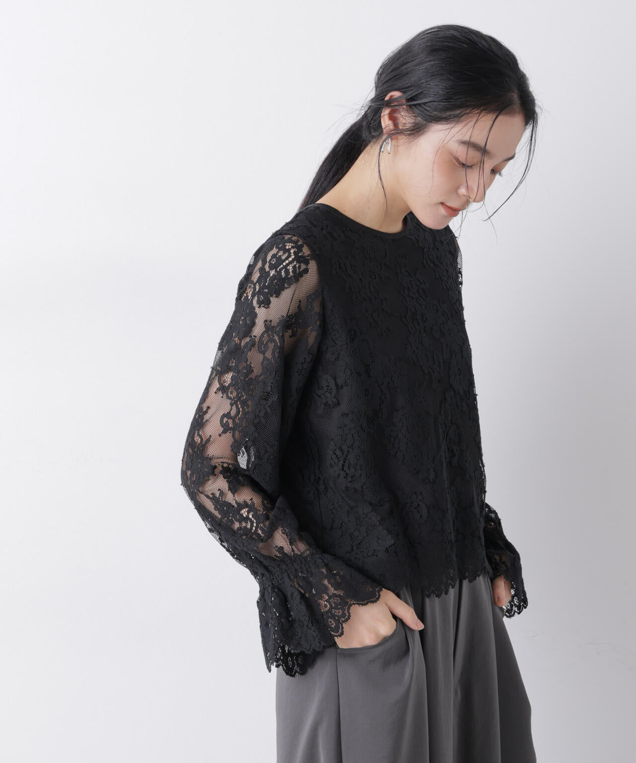 レーススカラップブラウス