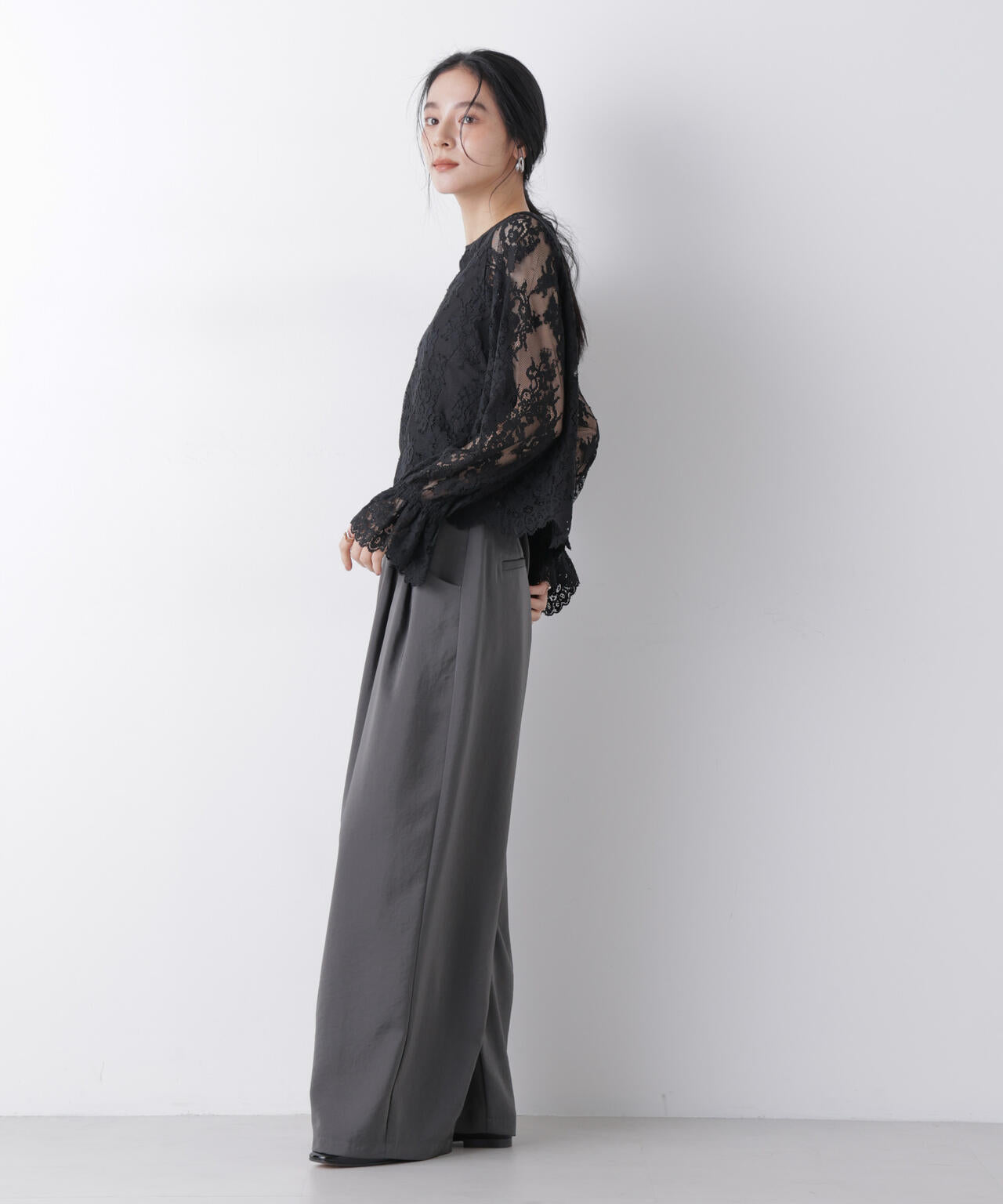 レーススカラップブラウス