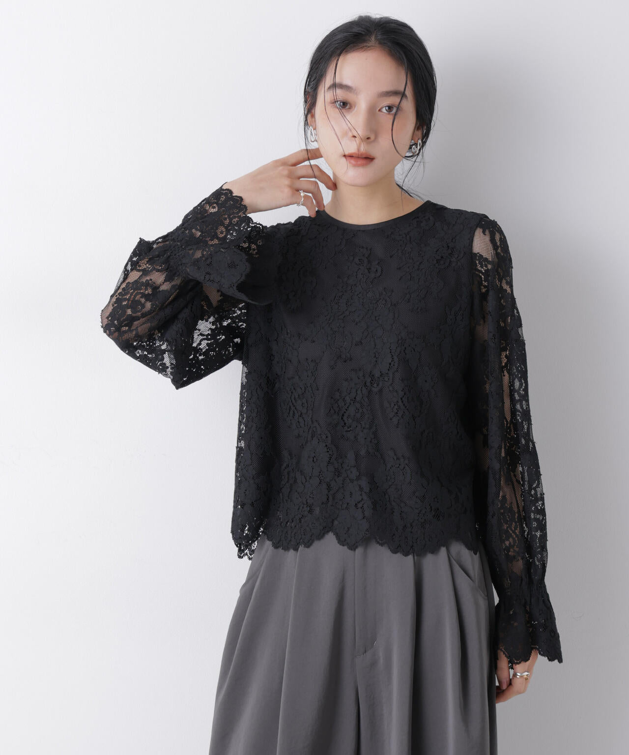 レーススカラップブラウス