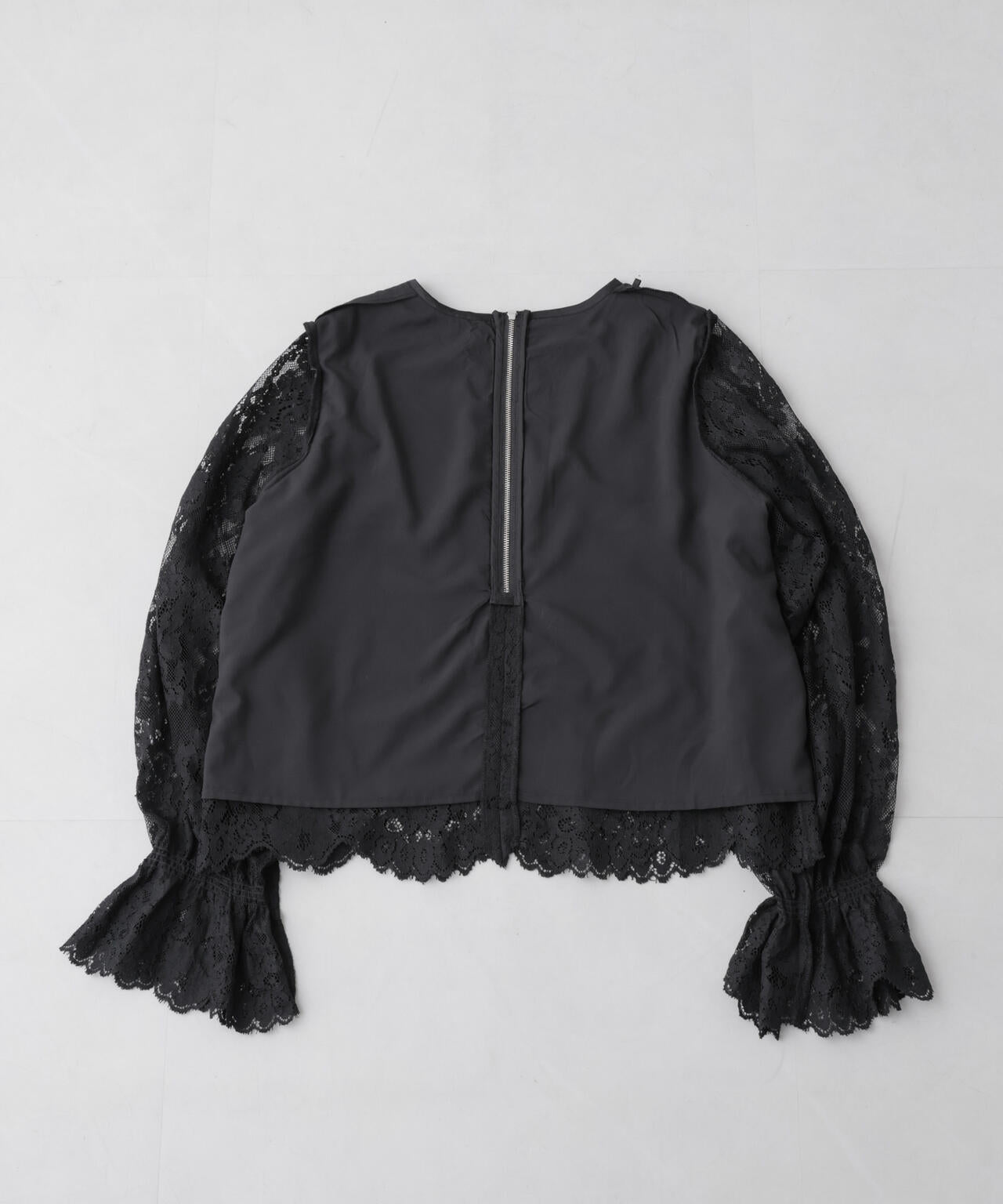 レーススカラップブラウス