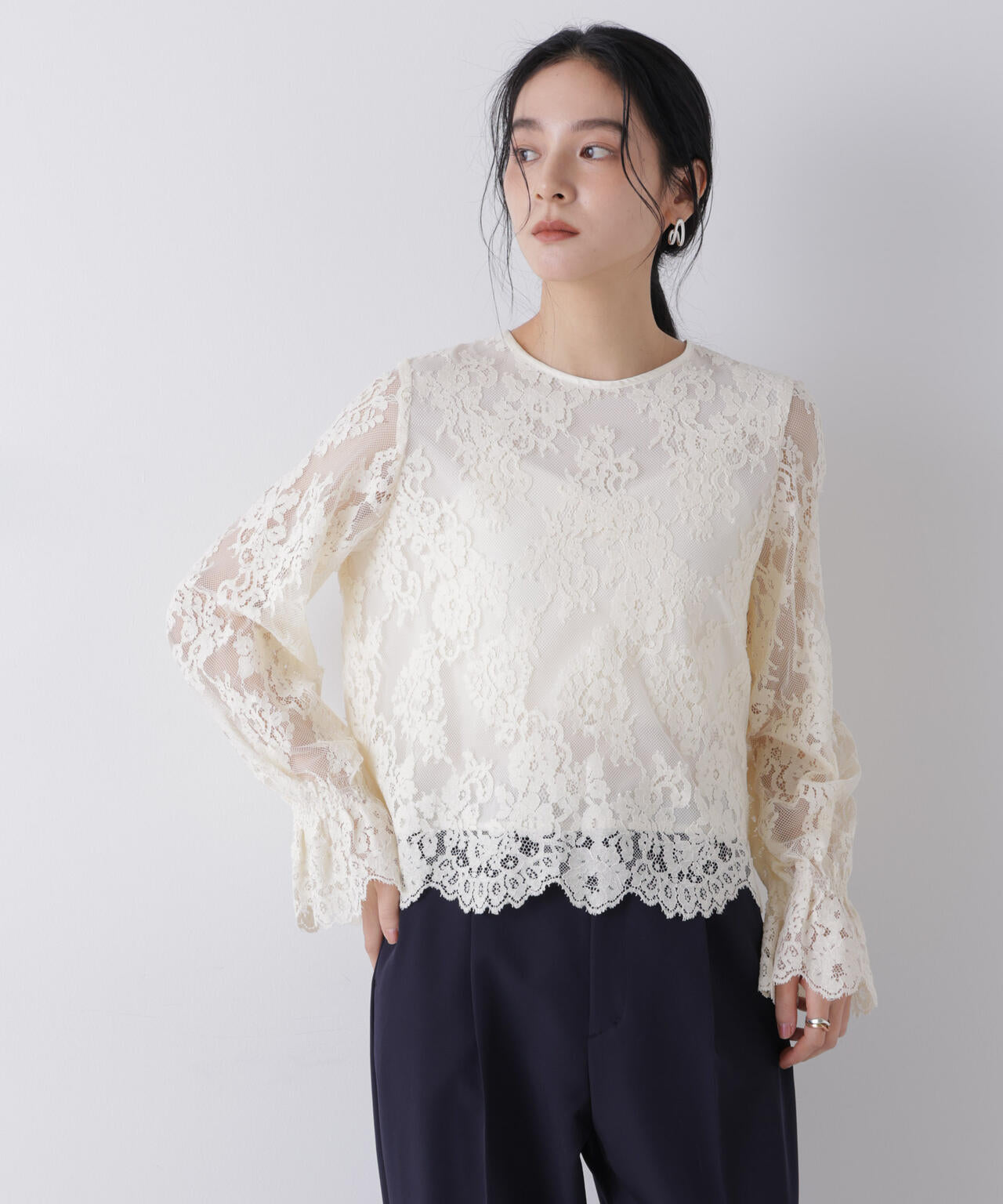 レーススカラップブラウス