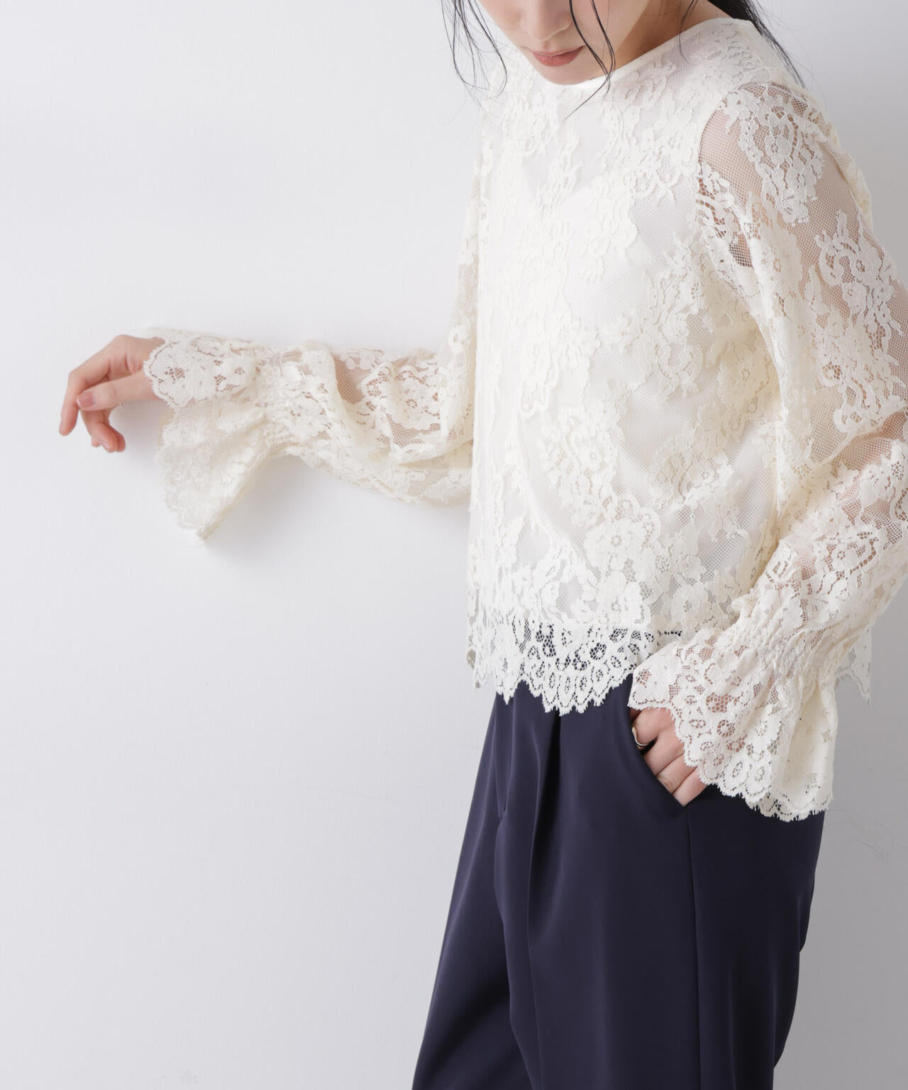 レーススカラップブラウス