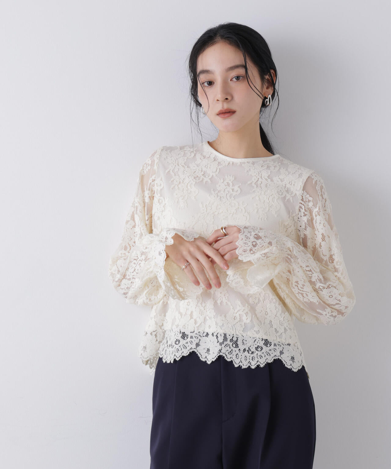 レーススカラップブラウス