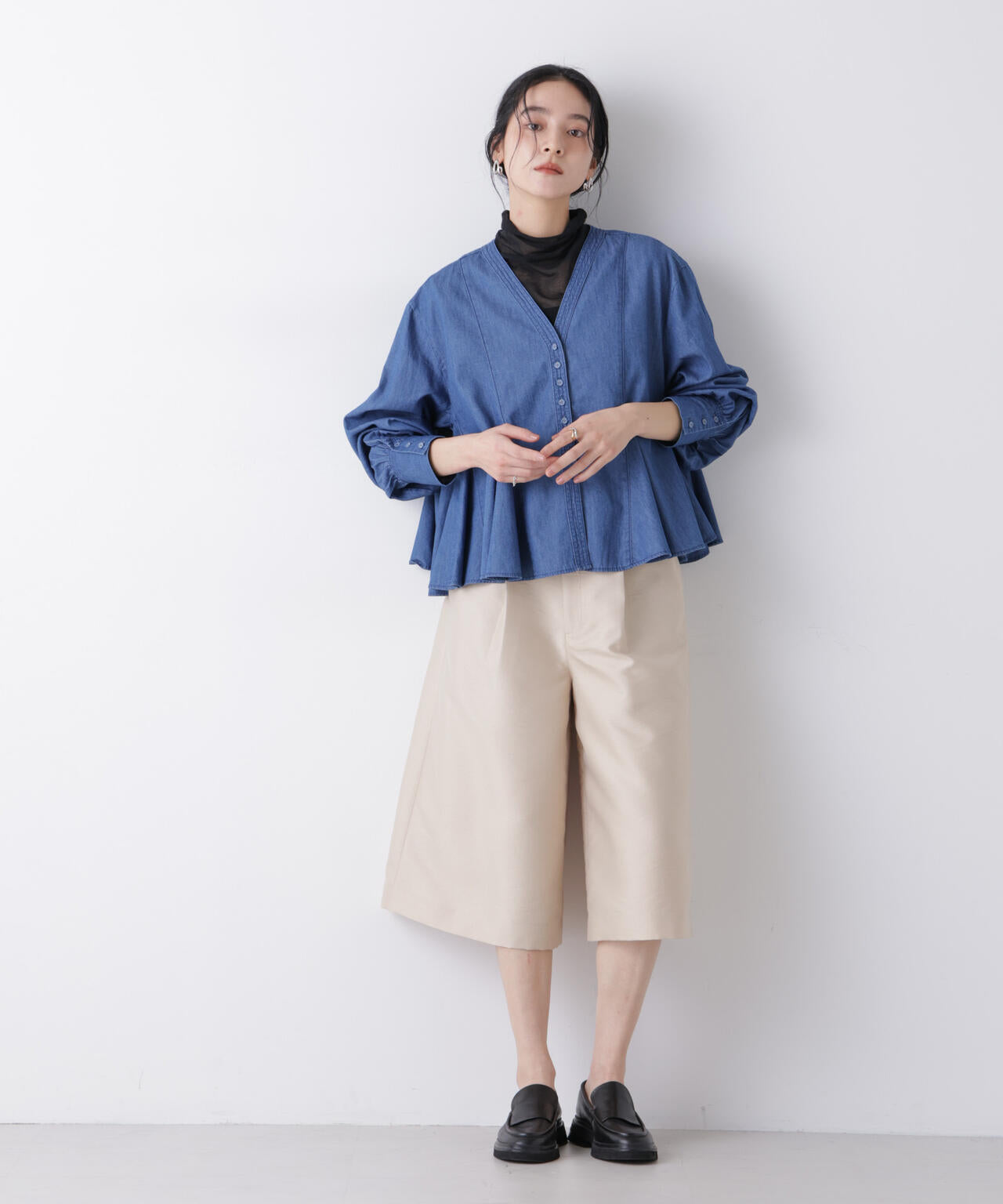 ライトデニムフレアブラウス