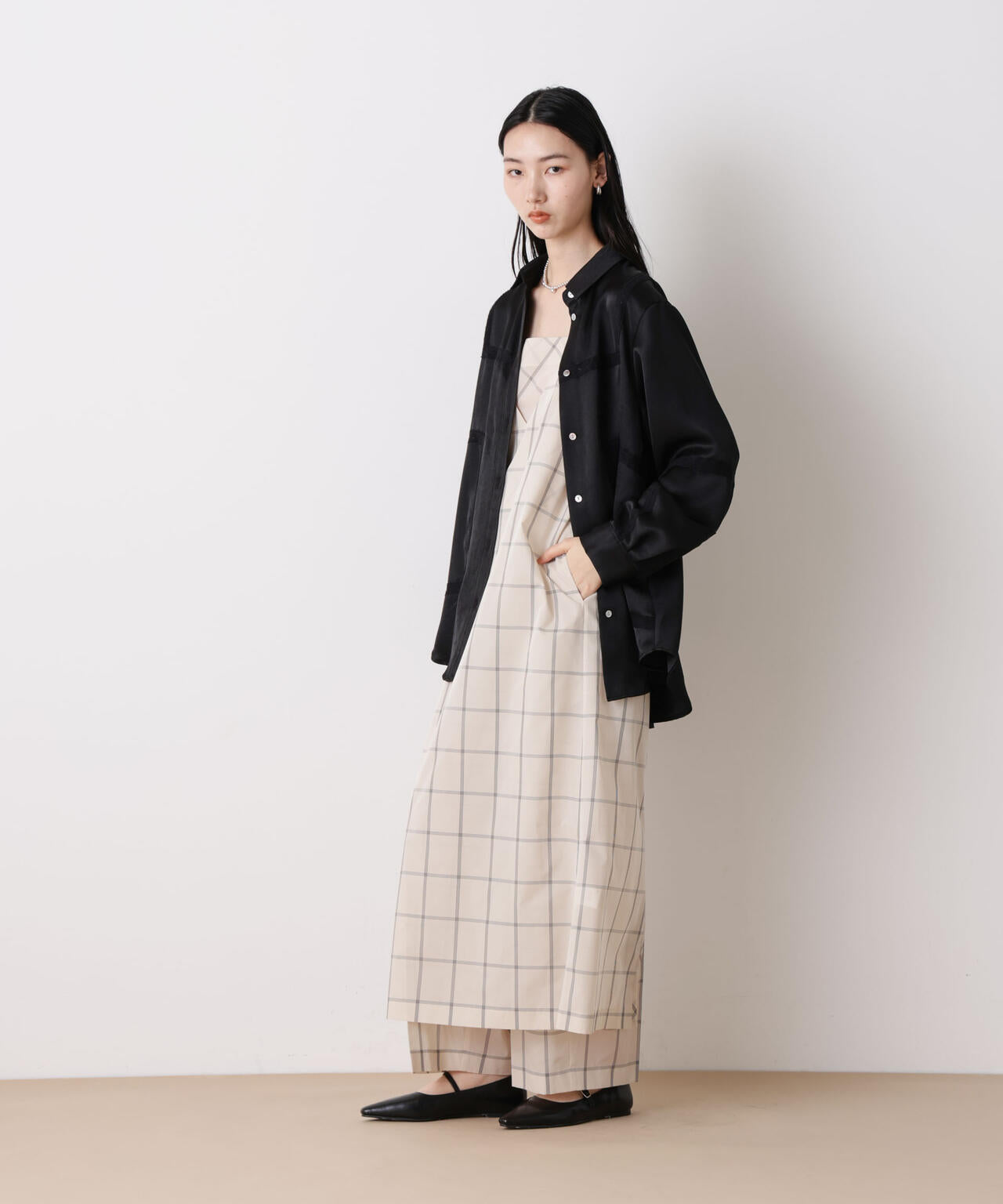 「STEVELOUR」サテンレーストリミングブラウス(セットアップ可)