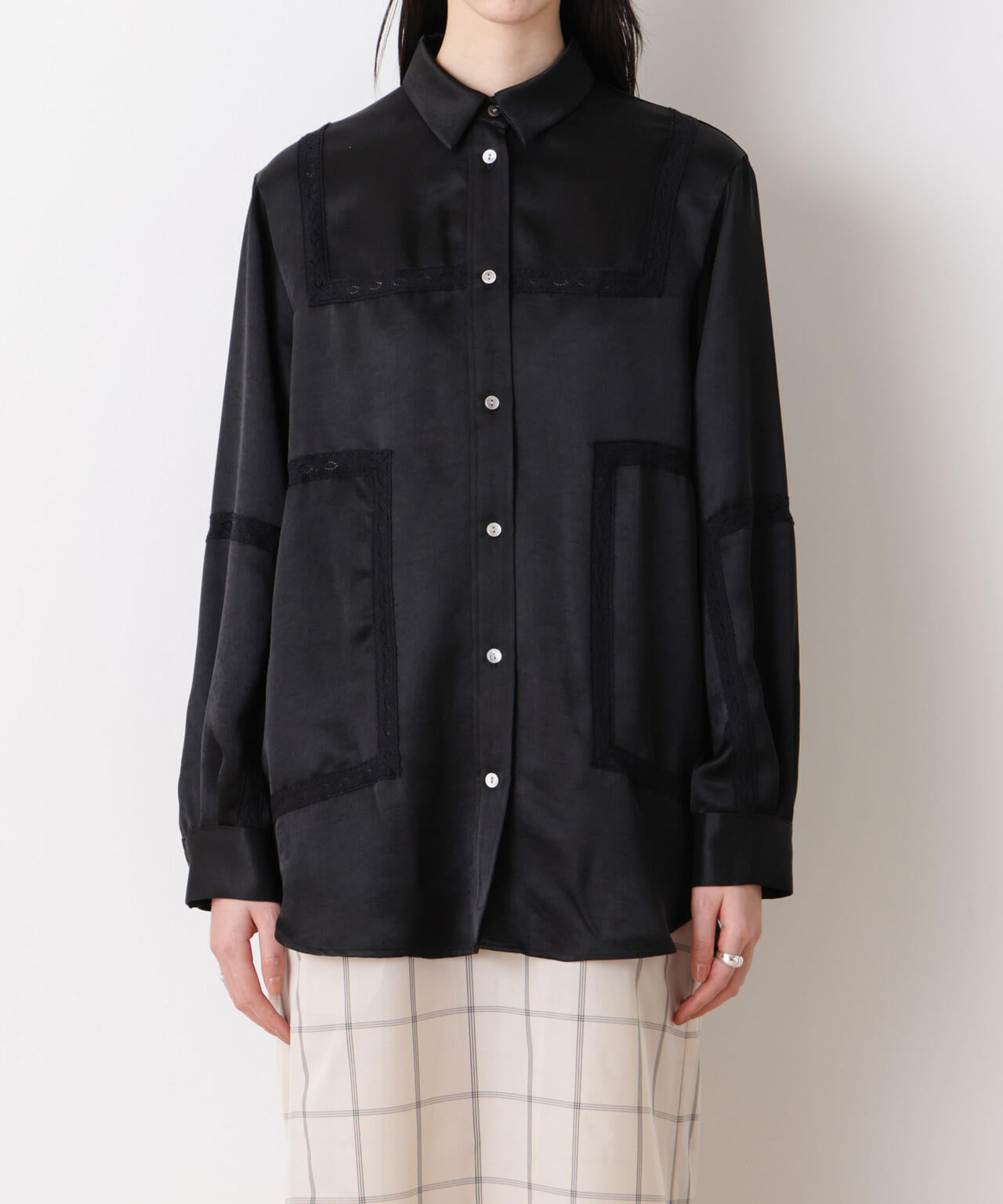 「STEVELOUR」サテンレーストリミングブラウス(セットアップ可)