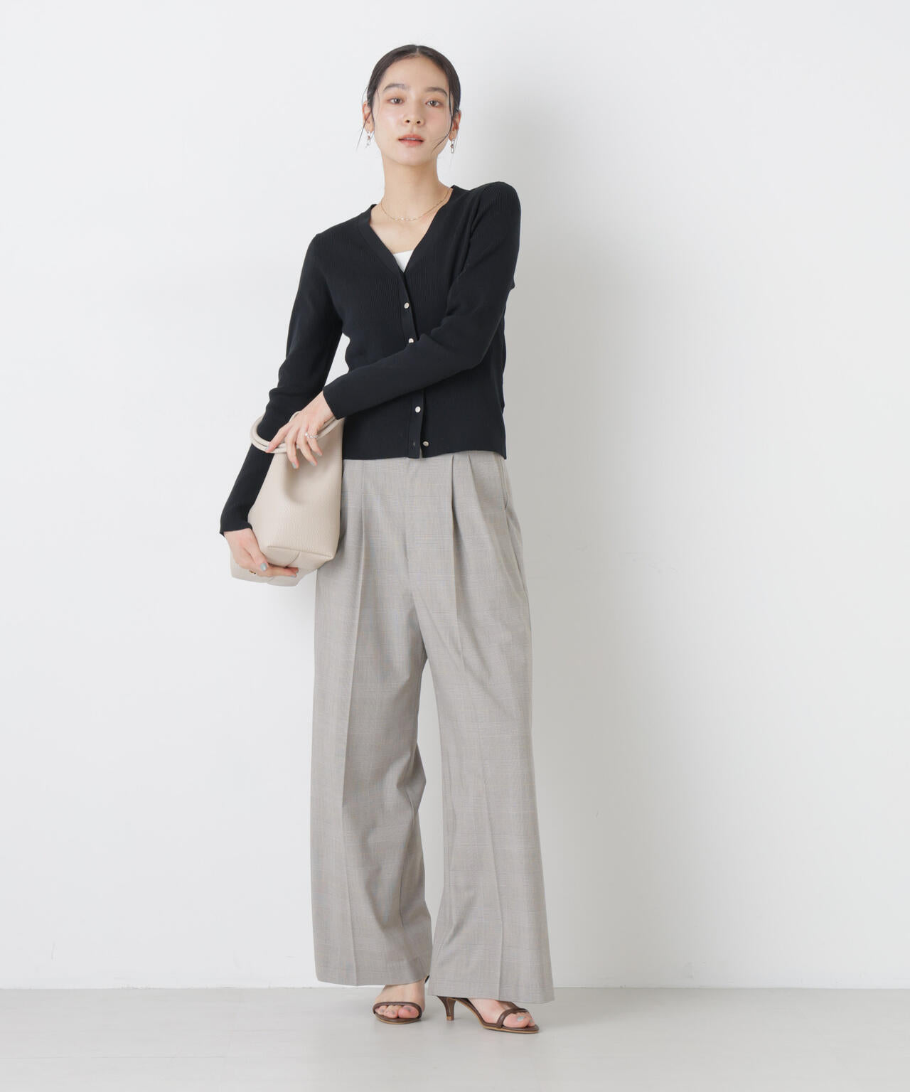 ウォッシャブルハイツイストVネックリブカーディガン