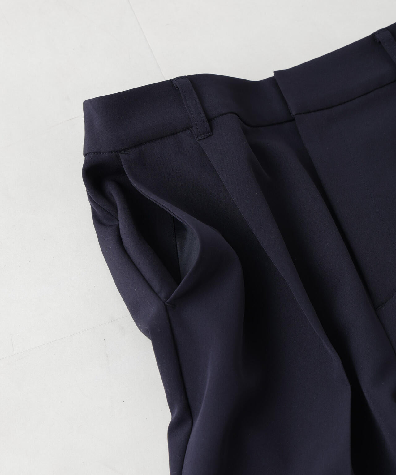 デイリーファンクション タックテーパードパンツ(セットアップ可)