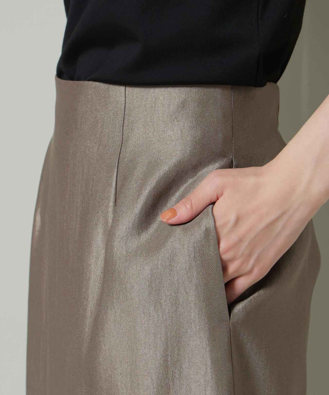 ブライトツイルサテンタイトスカート