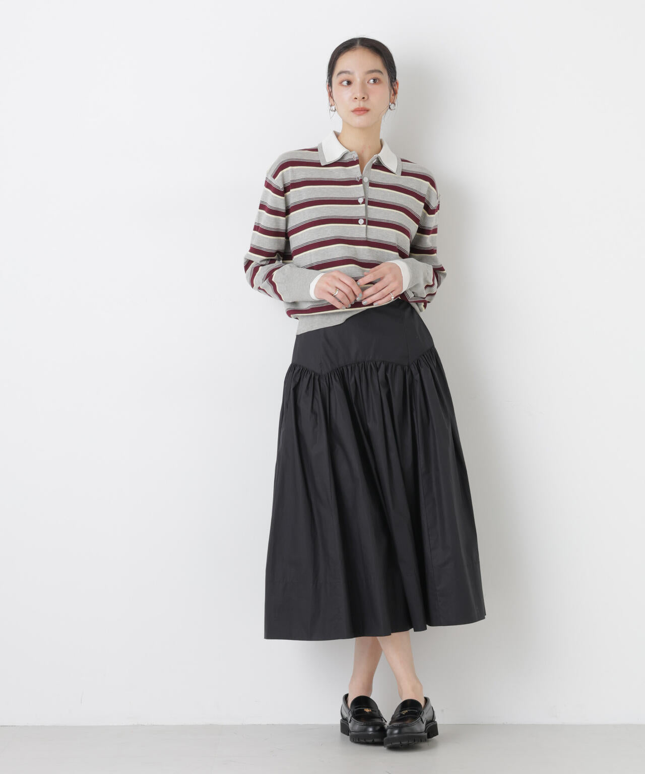 ローギャザーミディスカート