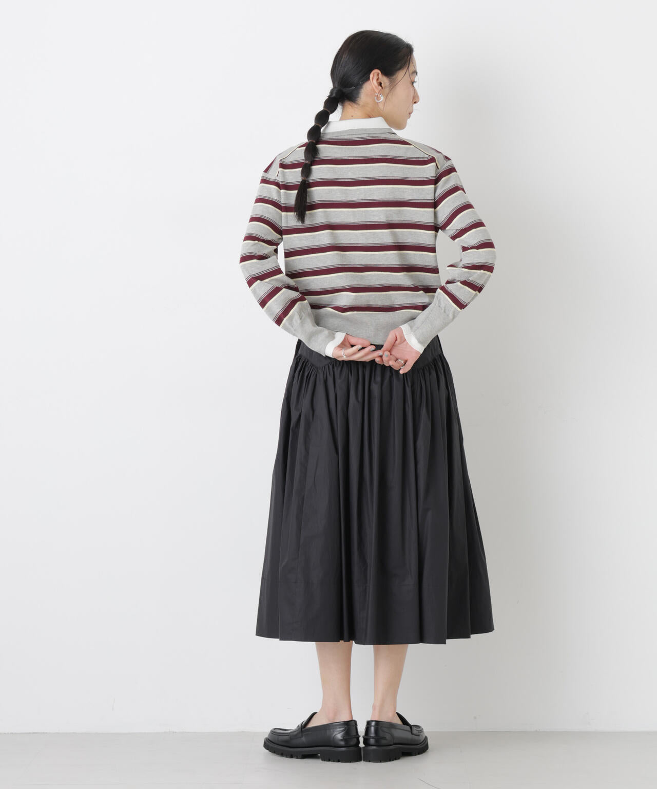 ローギャザーミディスカート