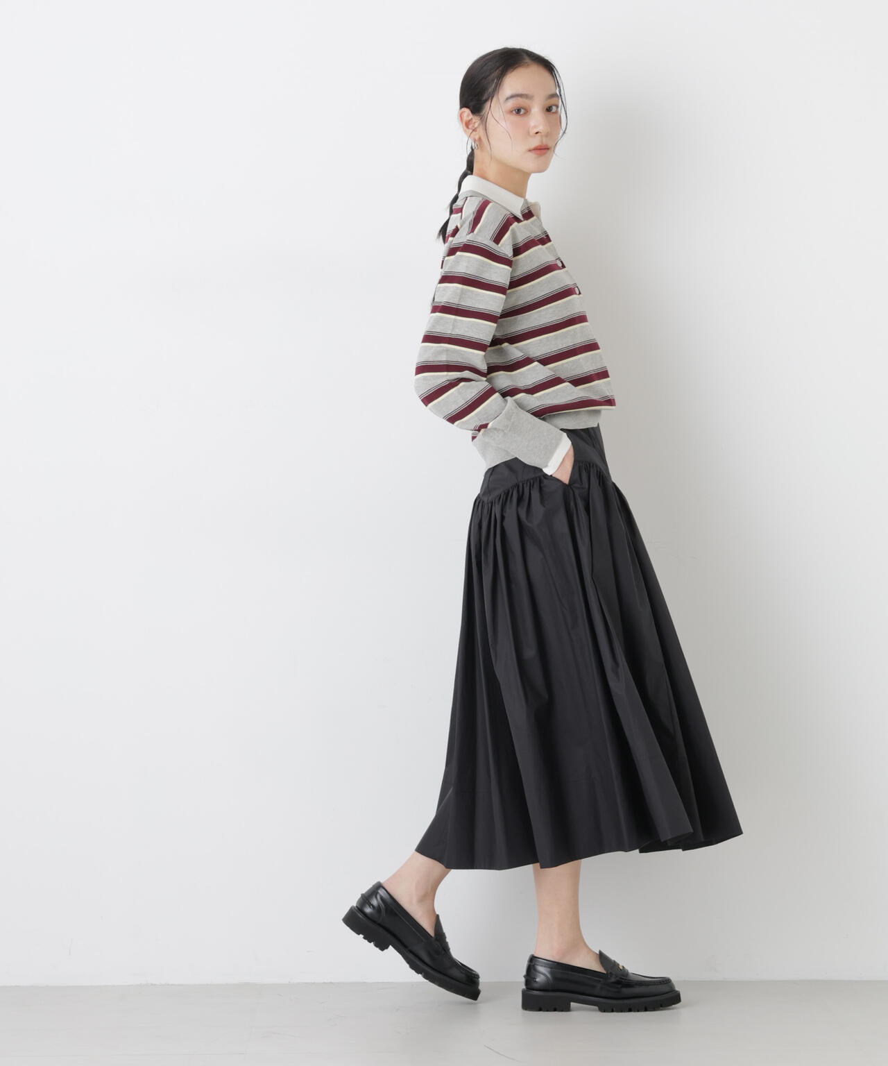 ローギャザーミディスカート