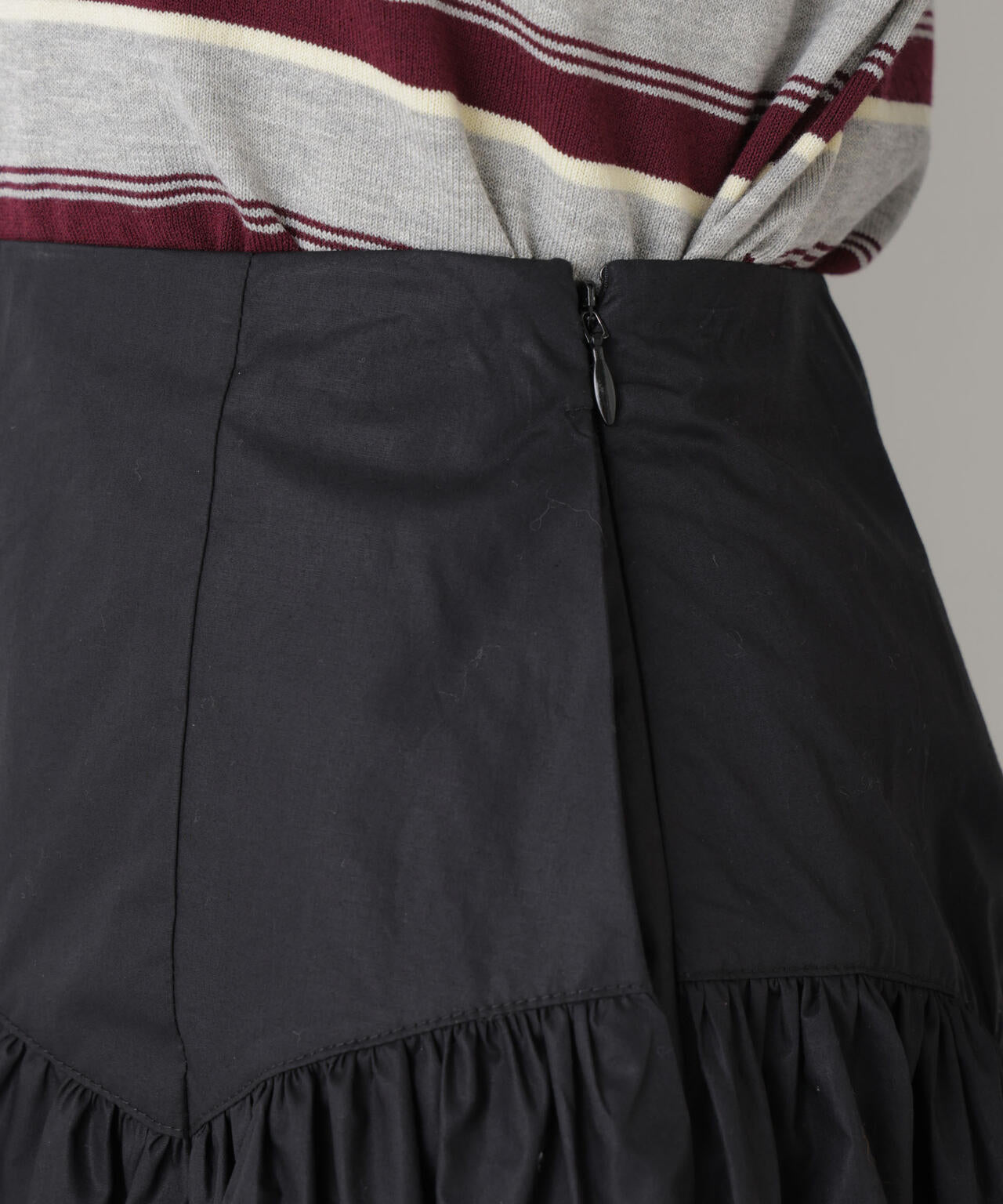 ローギャザーミディスカート