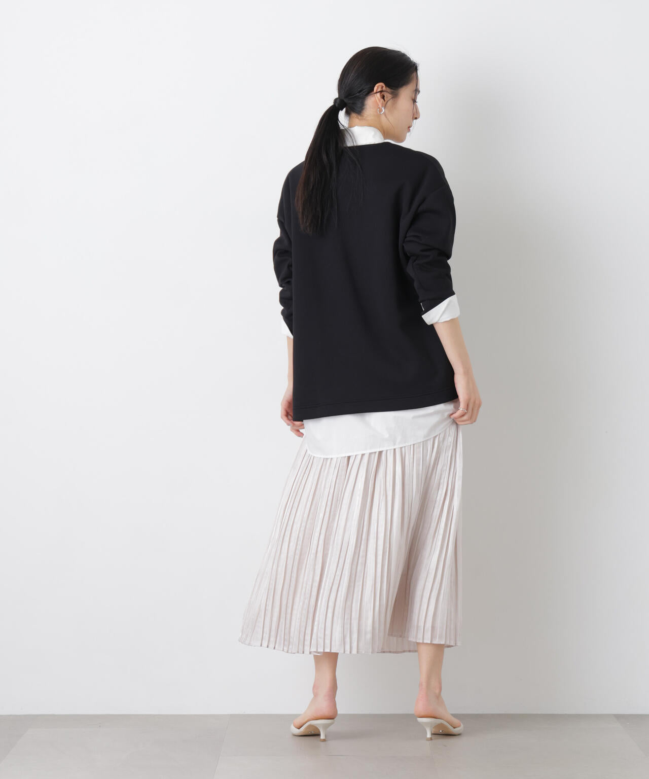 シャイニーサテンプリーツスカート