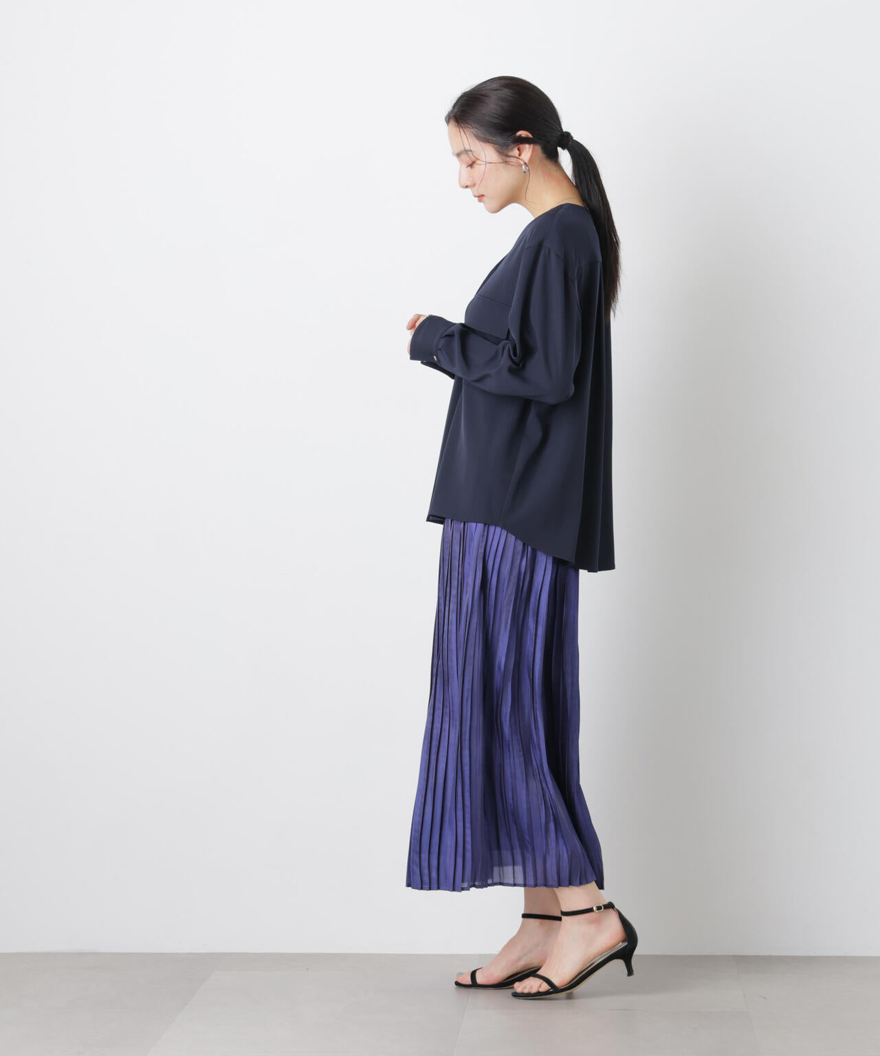 シャイニーサテンプリーツスカート
