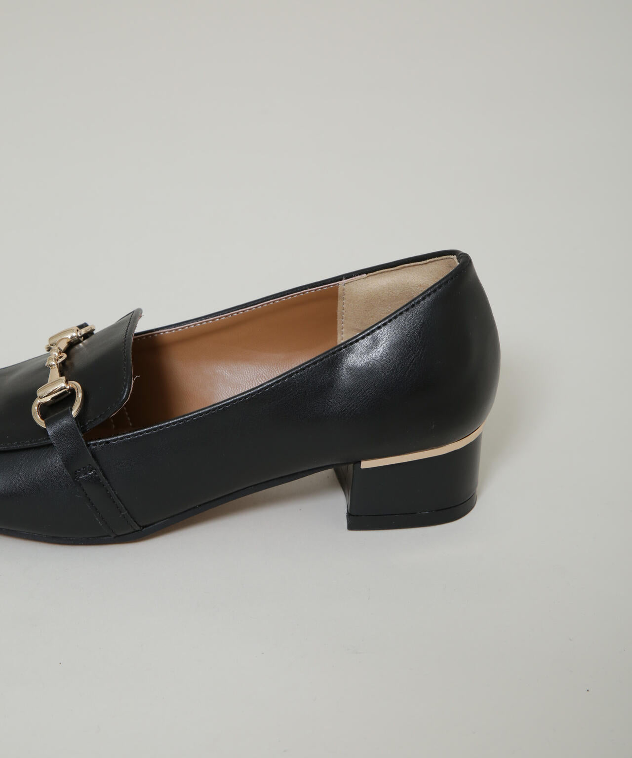 ゴールドパーツヒールローファー