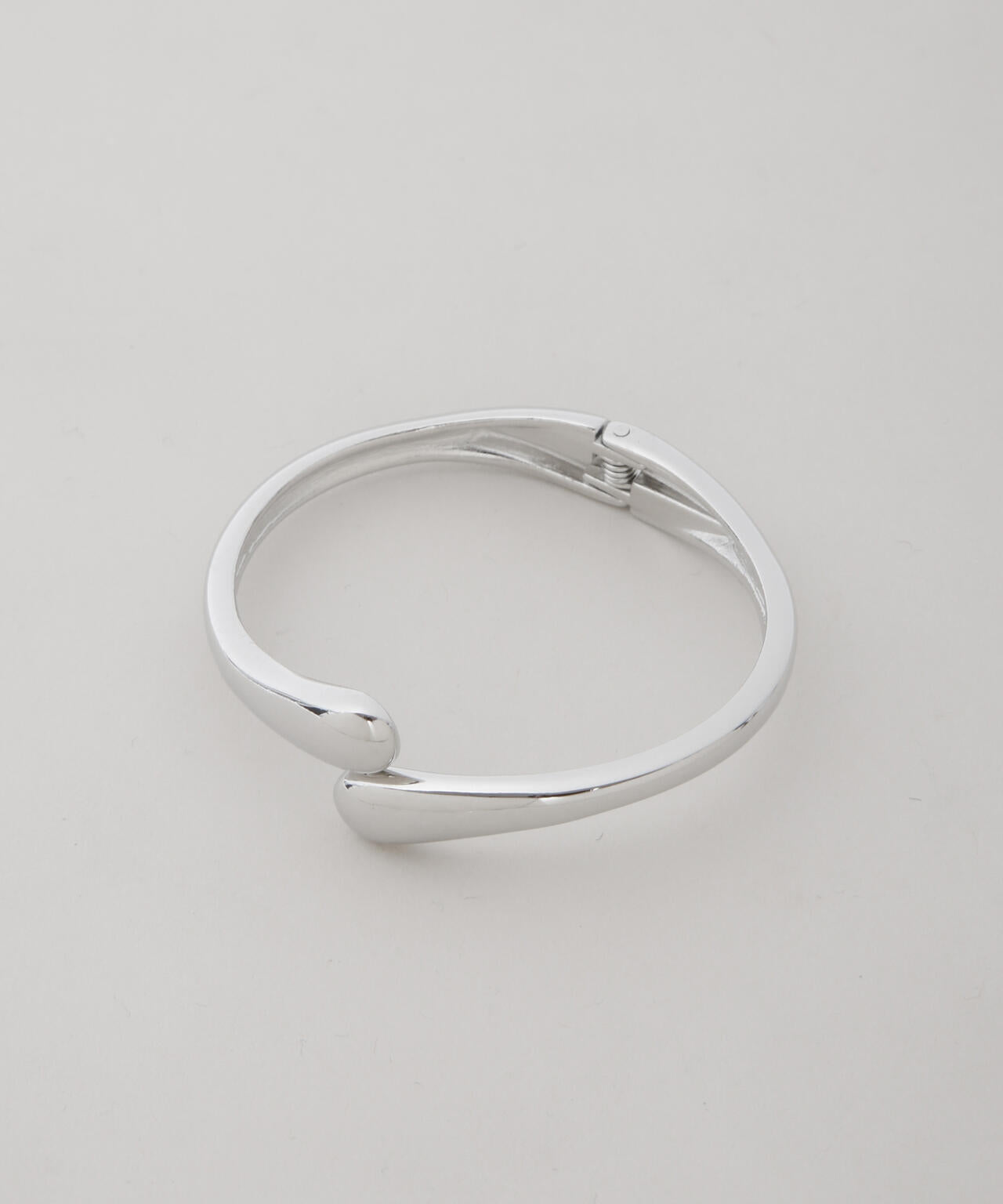 オープンクロスバングル