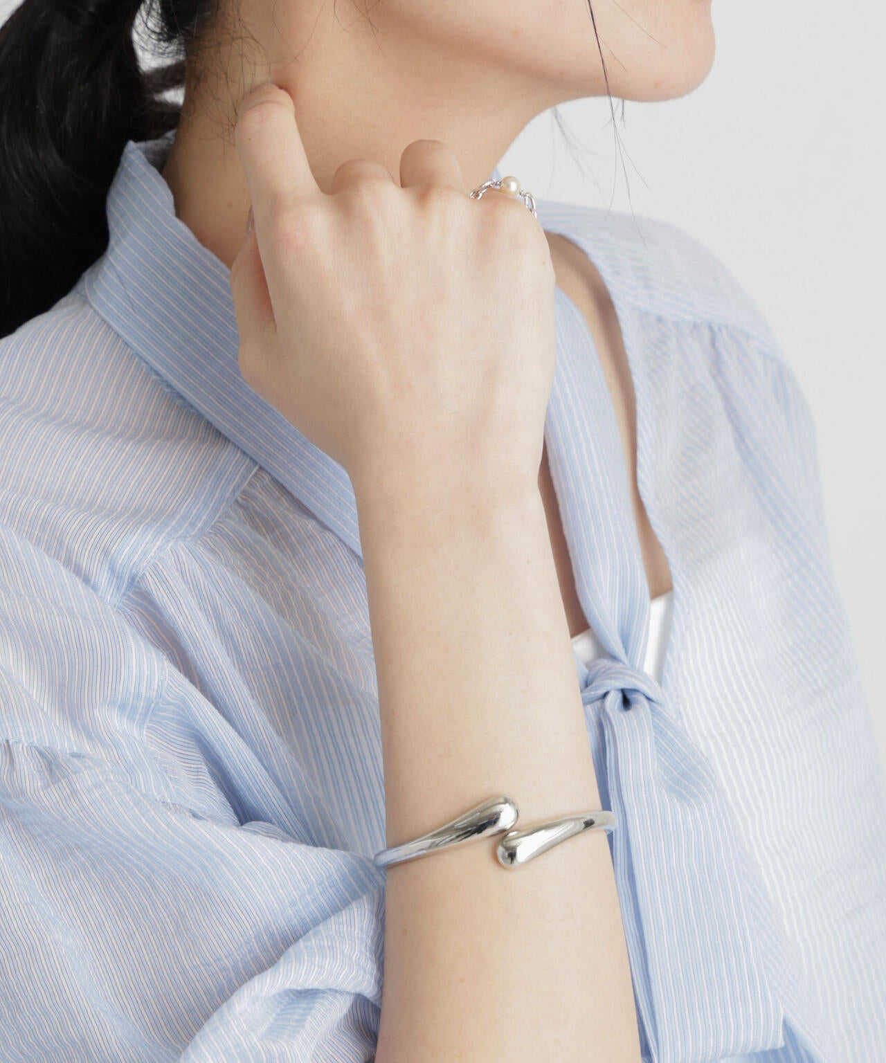 オープンクロスバングル