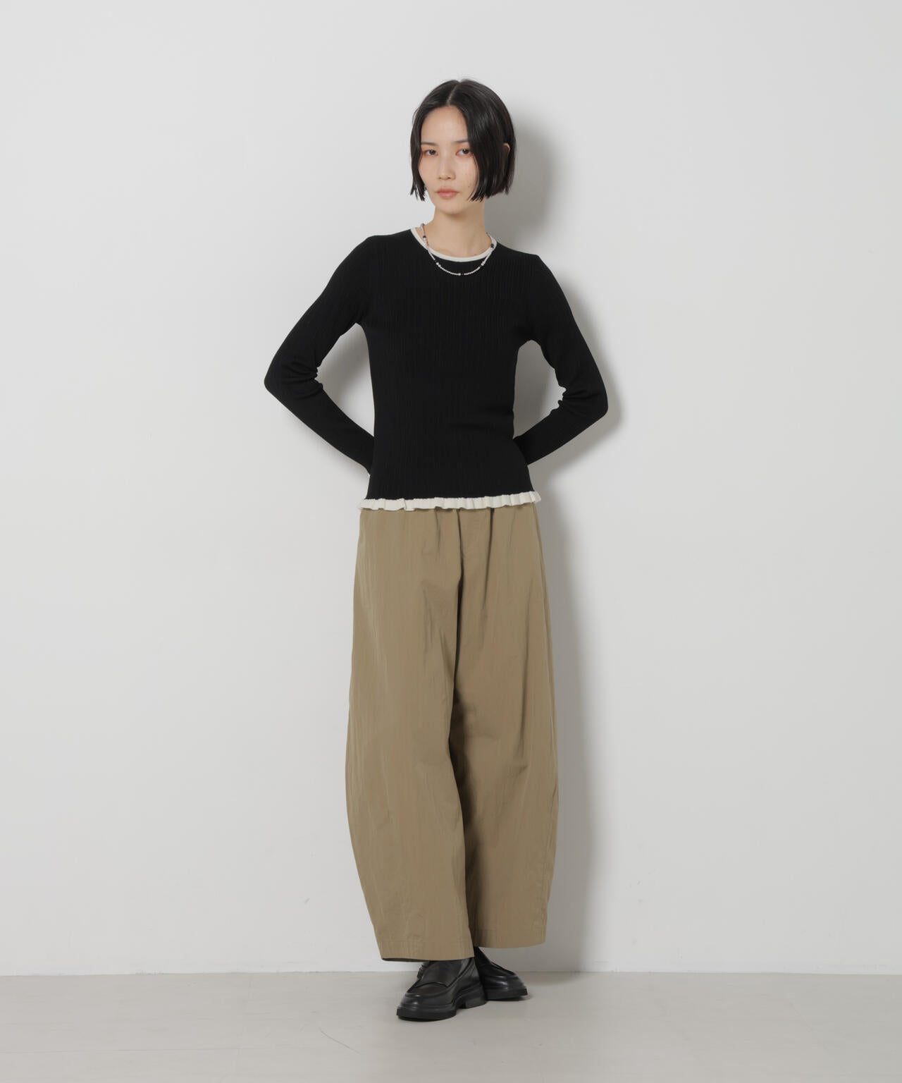 毛玉レスニット バイカラーフリルリブニット
