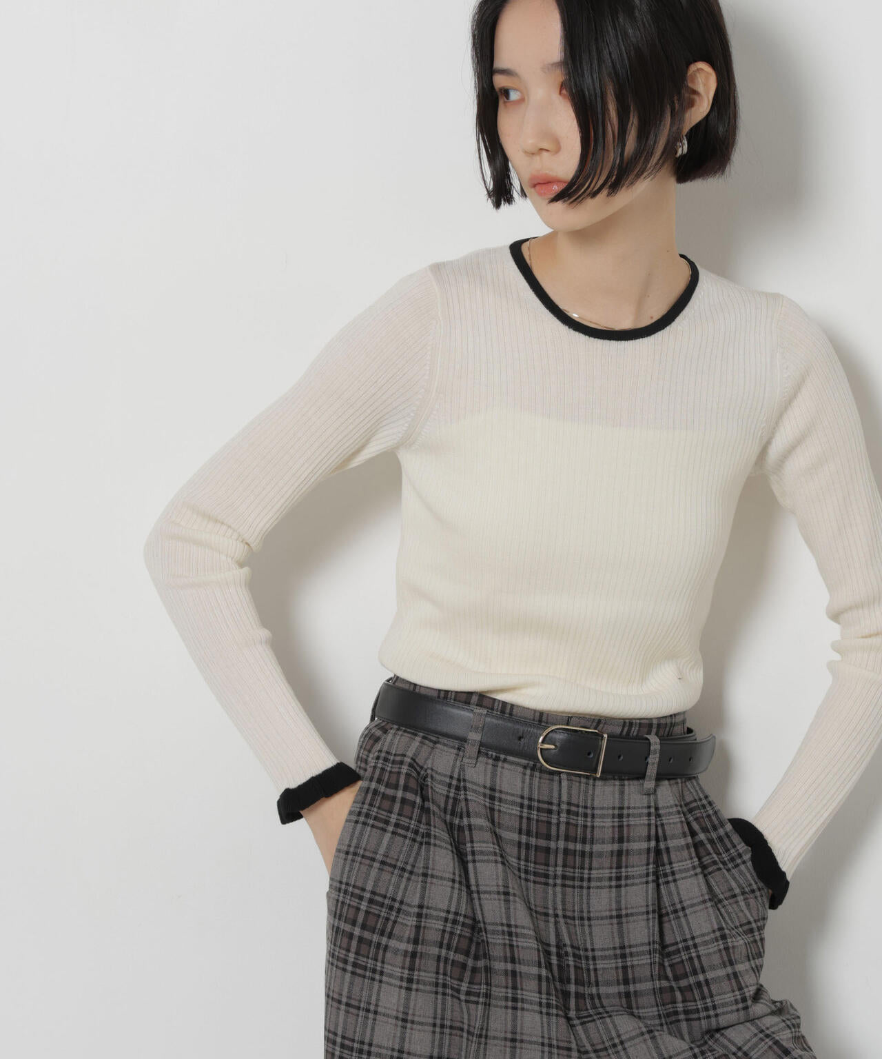 毛玉レスニット バイカラーフリルリブニット