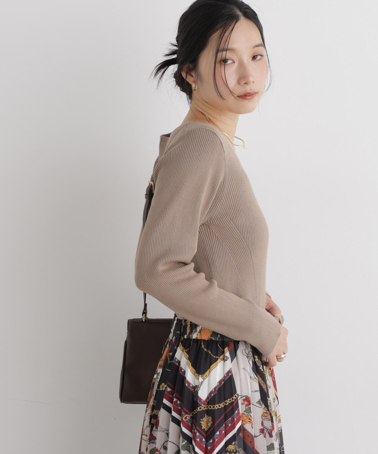 CICA&UVカット加工スクエアネックリブニット
