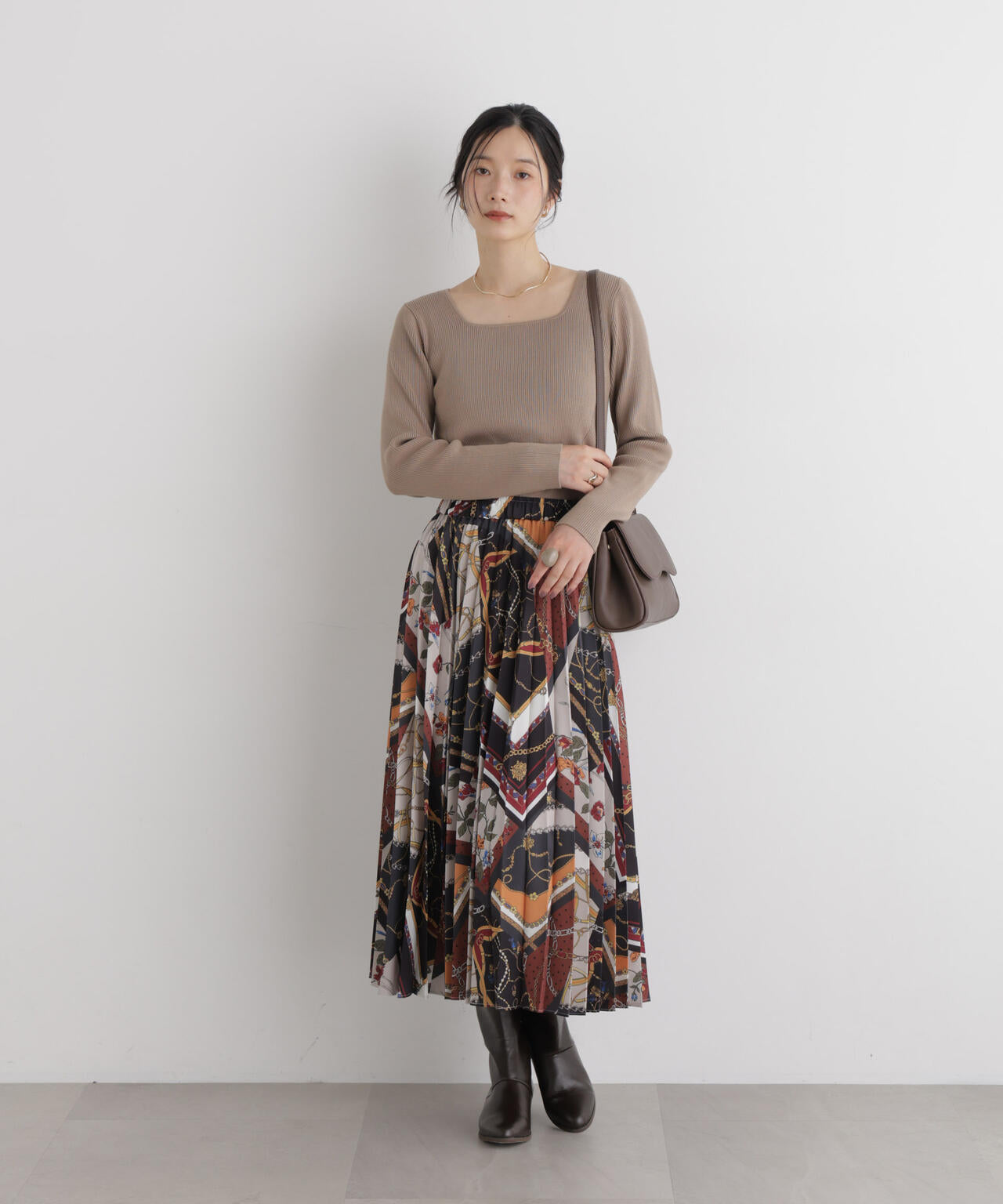 CICA&UVカット加工スクエアネックリブニット