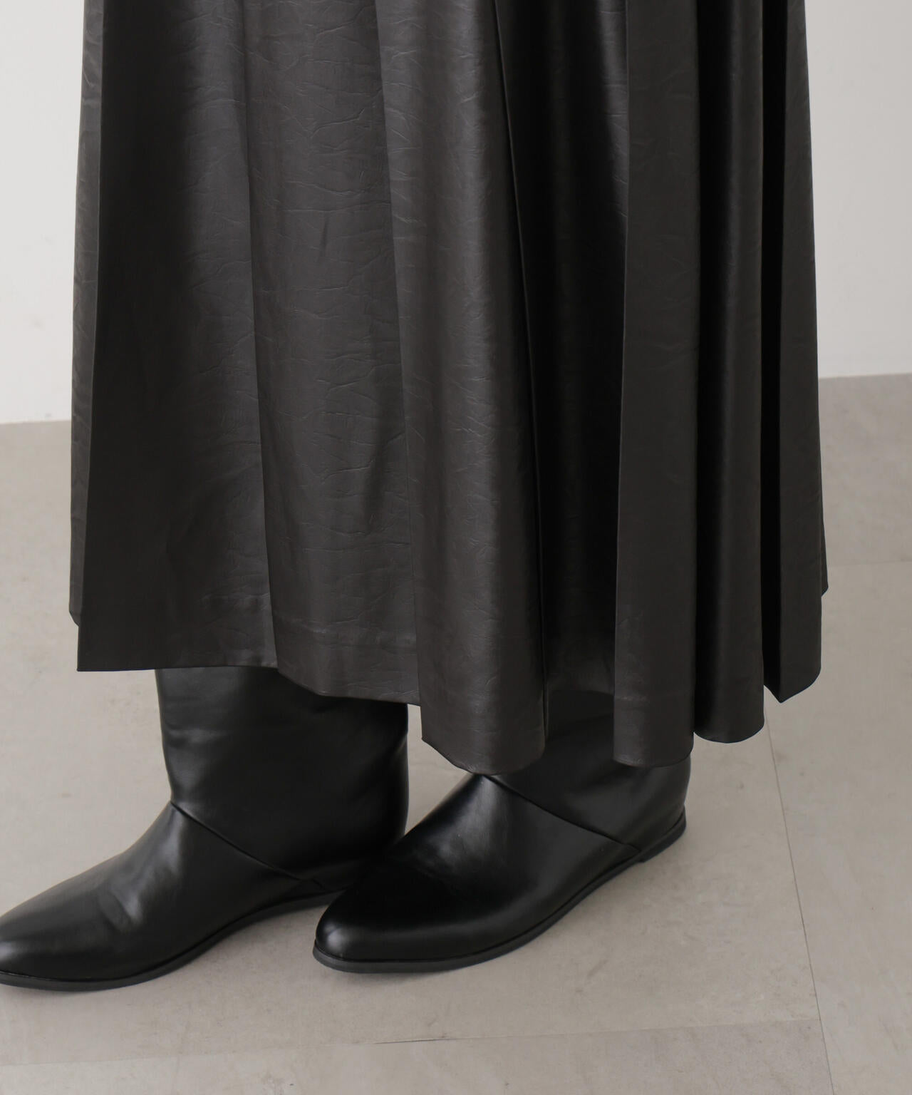 レザーライクワンサイドプリーツスカート