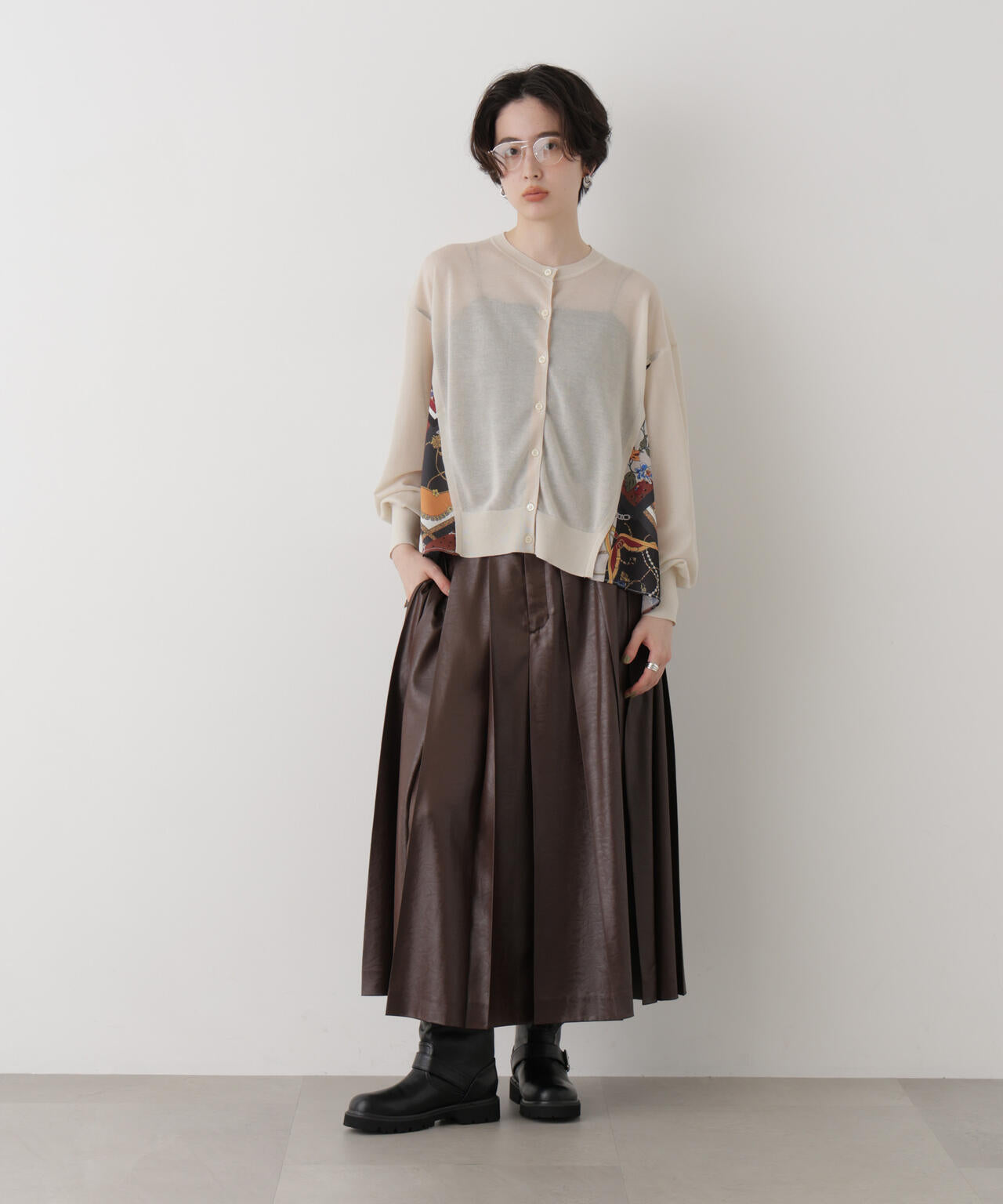 レザーライクワンサイドプリーツスカート