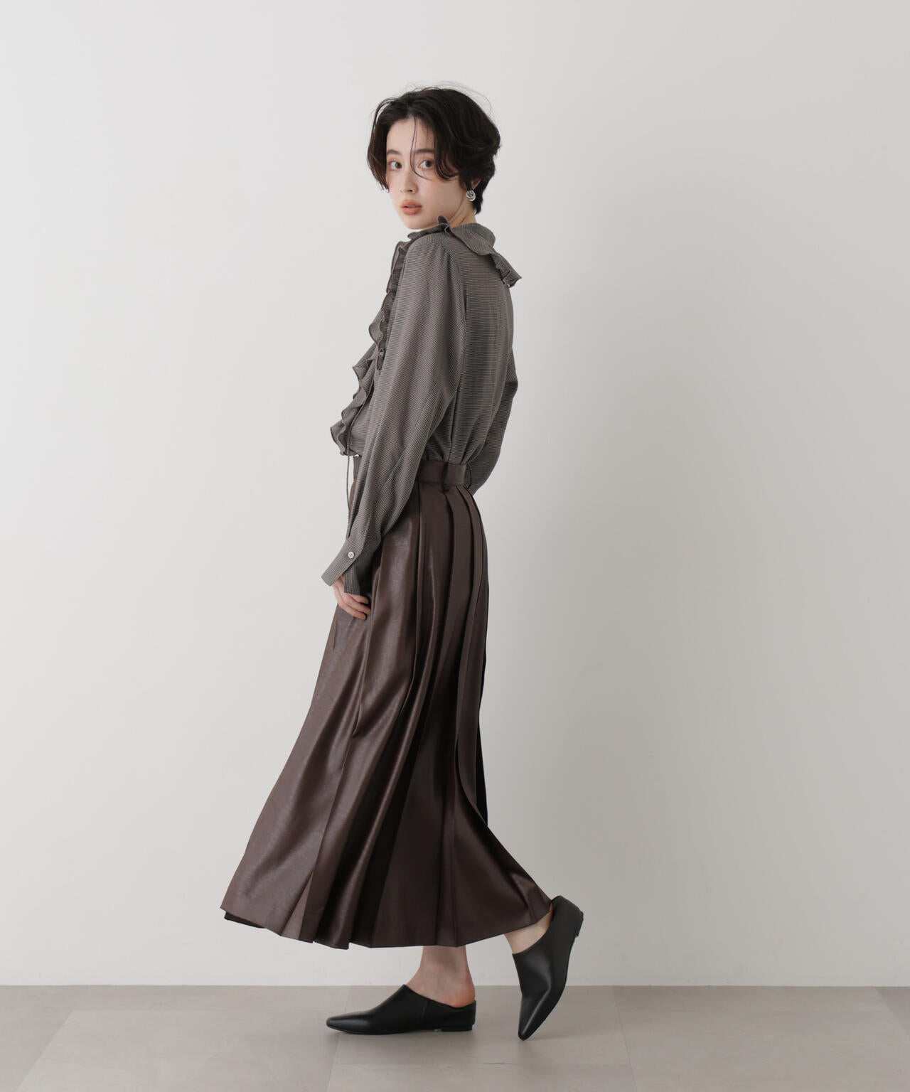 レザーライクワンサイドプリーツスカート