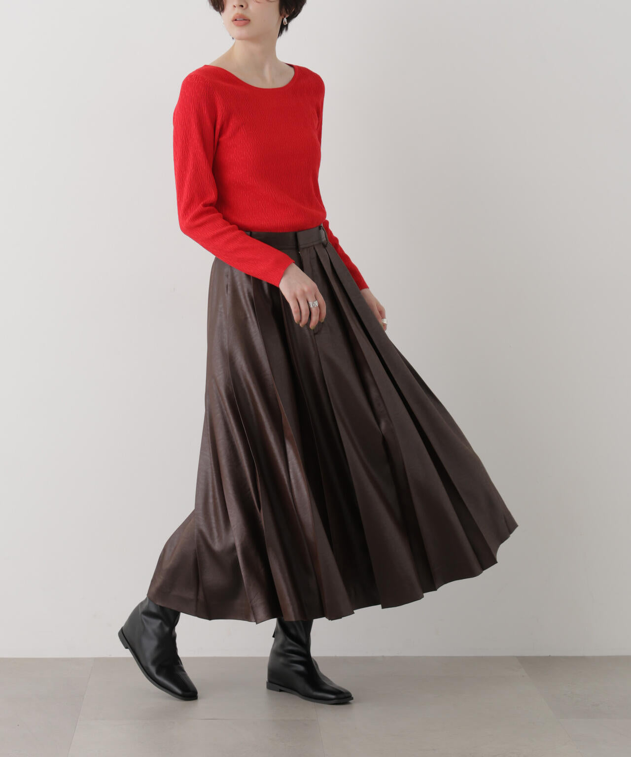 レザーライクワンサイドプリーツスカート