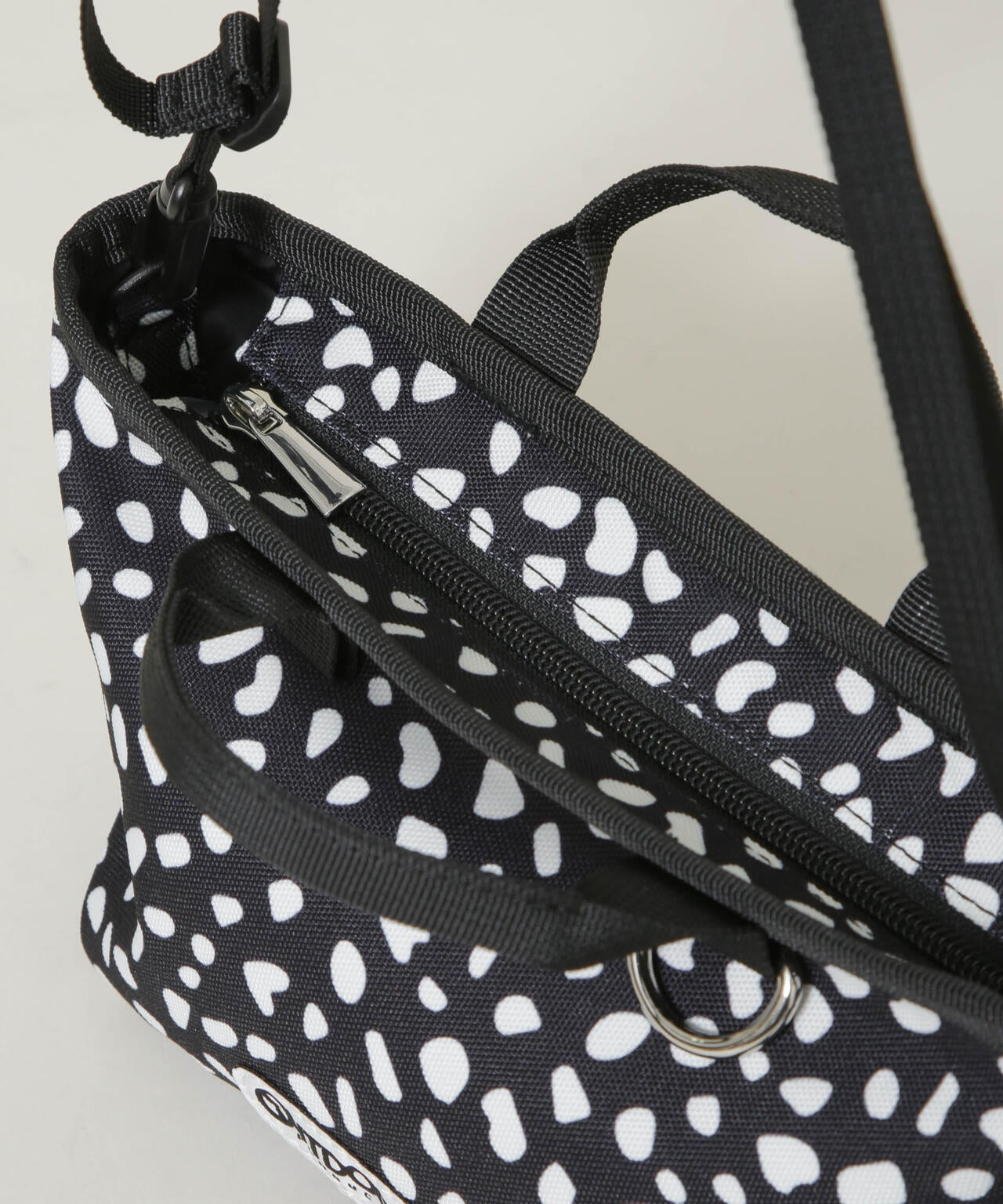 OUTDOOR PRODUCTS/【別注】OUTDOOR PRODUCTS Boat Shaped Mini Bag
