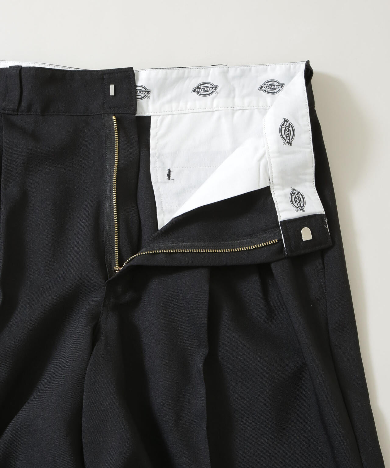Dickies/別注 Wide Tuck Short Pants